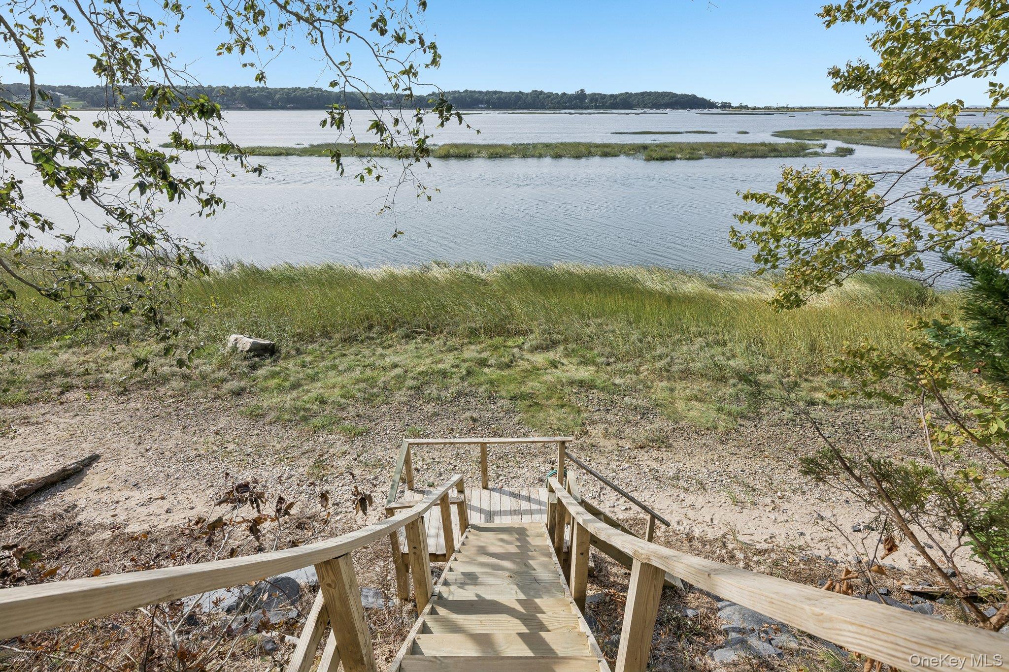 89 Harbor Road, Head Of The Harbor, NY 11780 - 物件實景