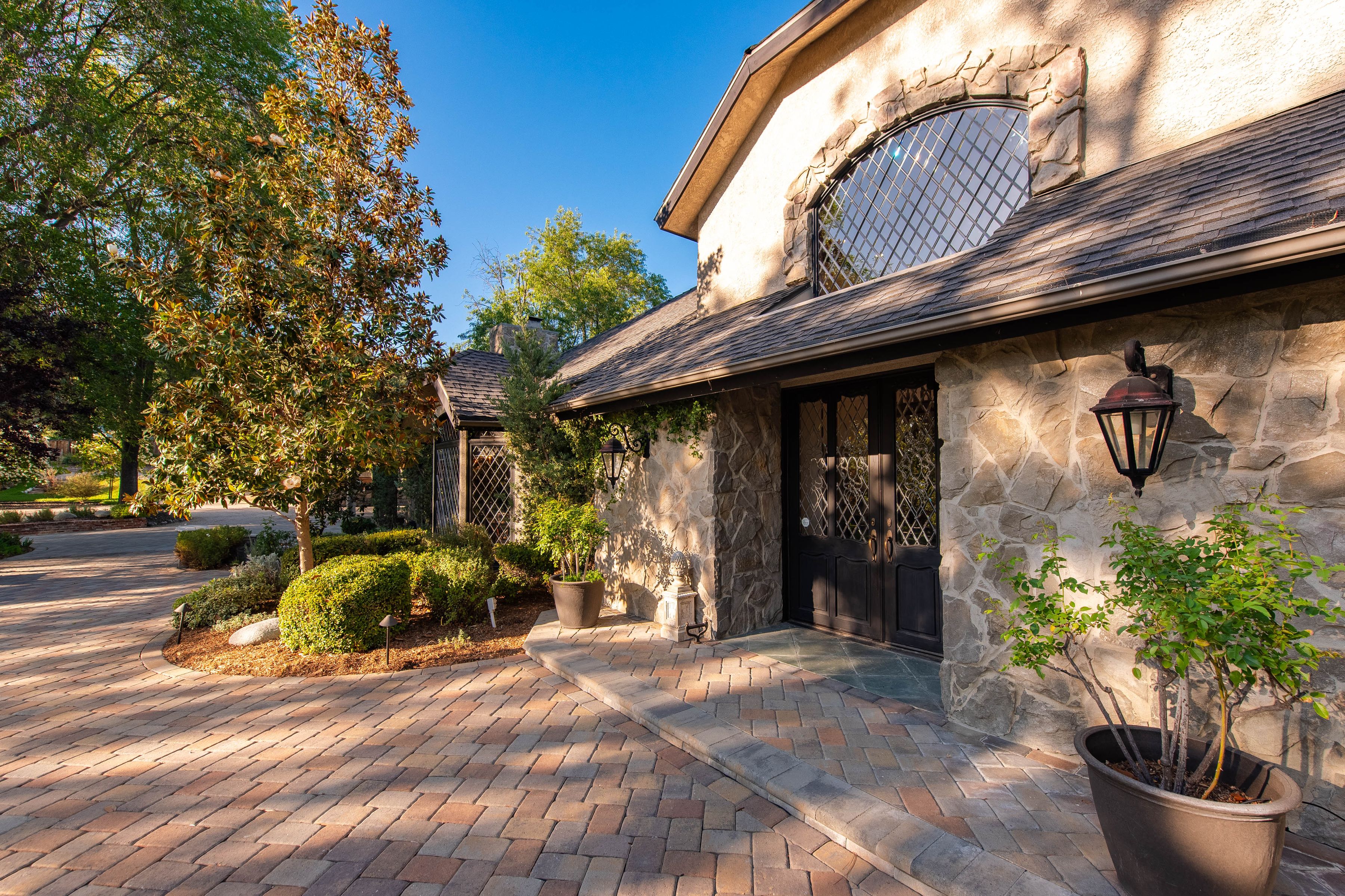  Gated Estate on Nearly 2 Acres - 物件實景