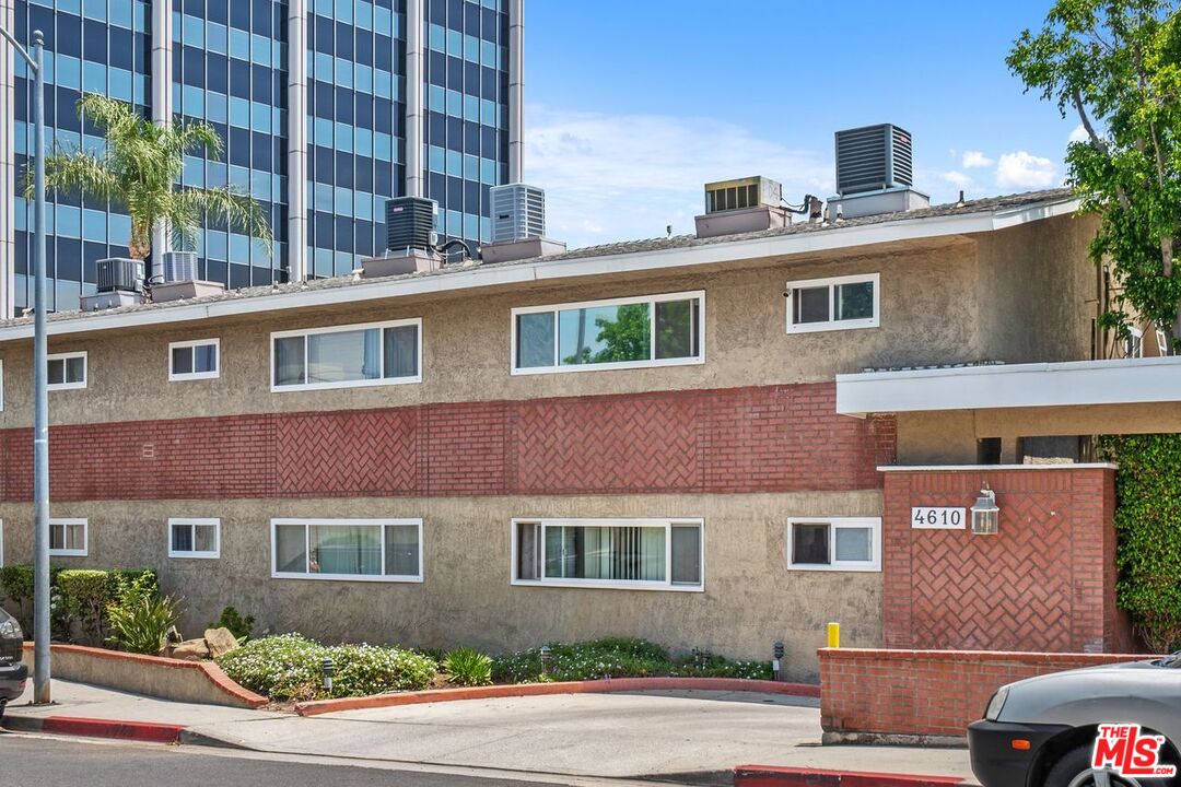 Encino, California, 91436, United States, 2 Bedrooms Bedrooms, ,2 BathroomsBathrooms,Residential,For Sale,1901269
