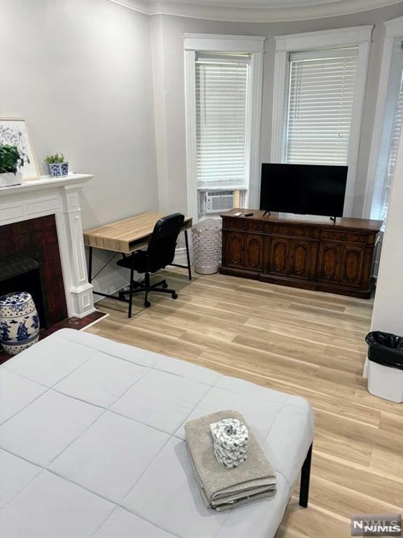 Jersey City, New Jersey, 07305, United States, 5 Bedrooms Bedrooms, ,2 BathroomsBathrooms,Residential,For Sale,1988928