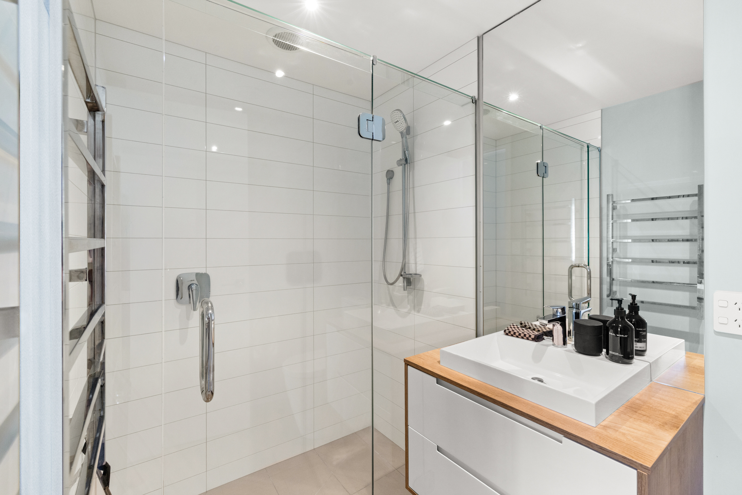  Taradale Executive Living with Apartment - 物件實景