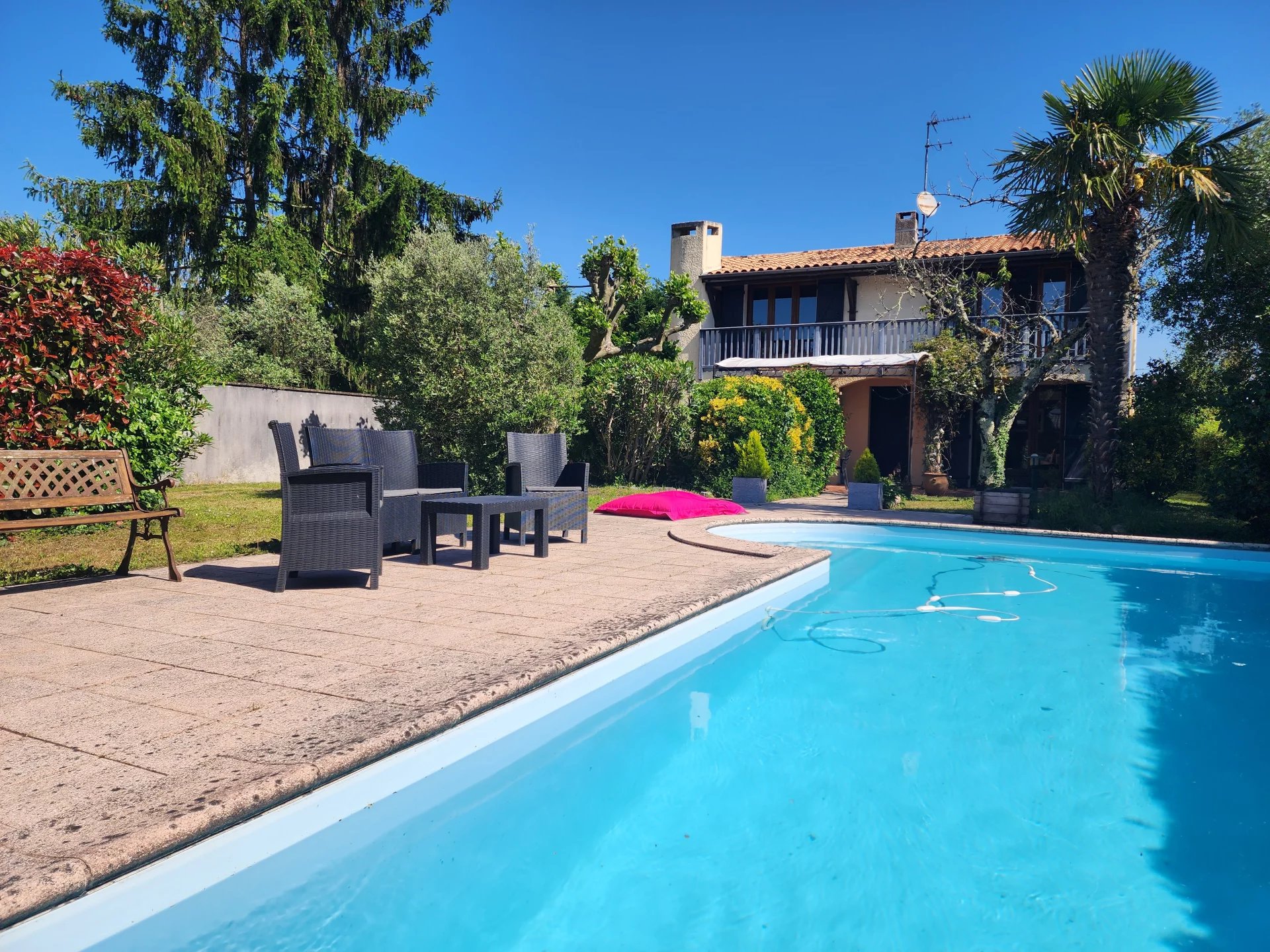 Mérignac, New Aquitaine, 33700, FR, 4 Bedrooms Bedrooms, ,2 BathroomsBathrooms,Residential,For Sale,1796926