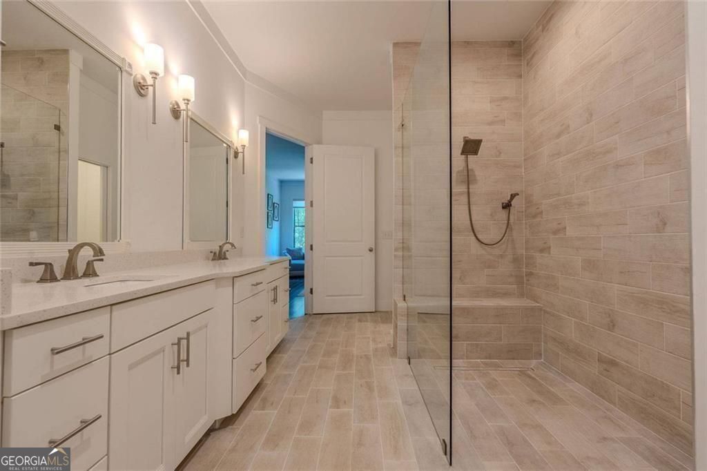 Canton, Georgia, 30114, United States, 5 Bedrooms Bedrooms, ,4 BathroomsBathrooms,Residential,For Sale,1885040