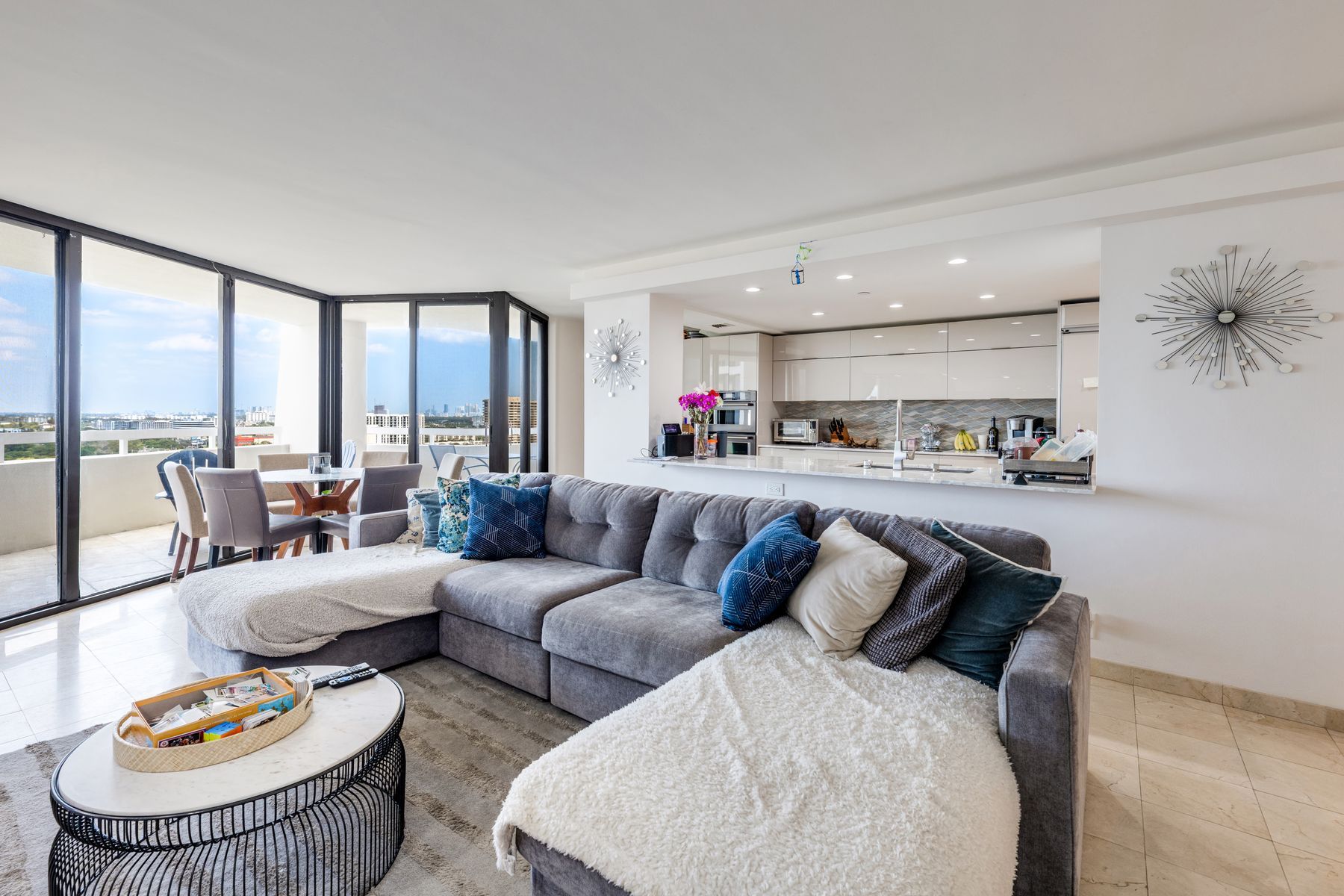 1000 Quayside Ter,Miami, FL, 33138 