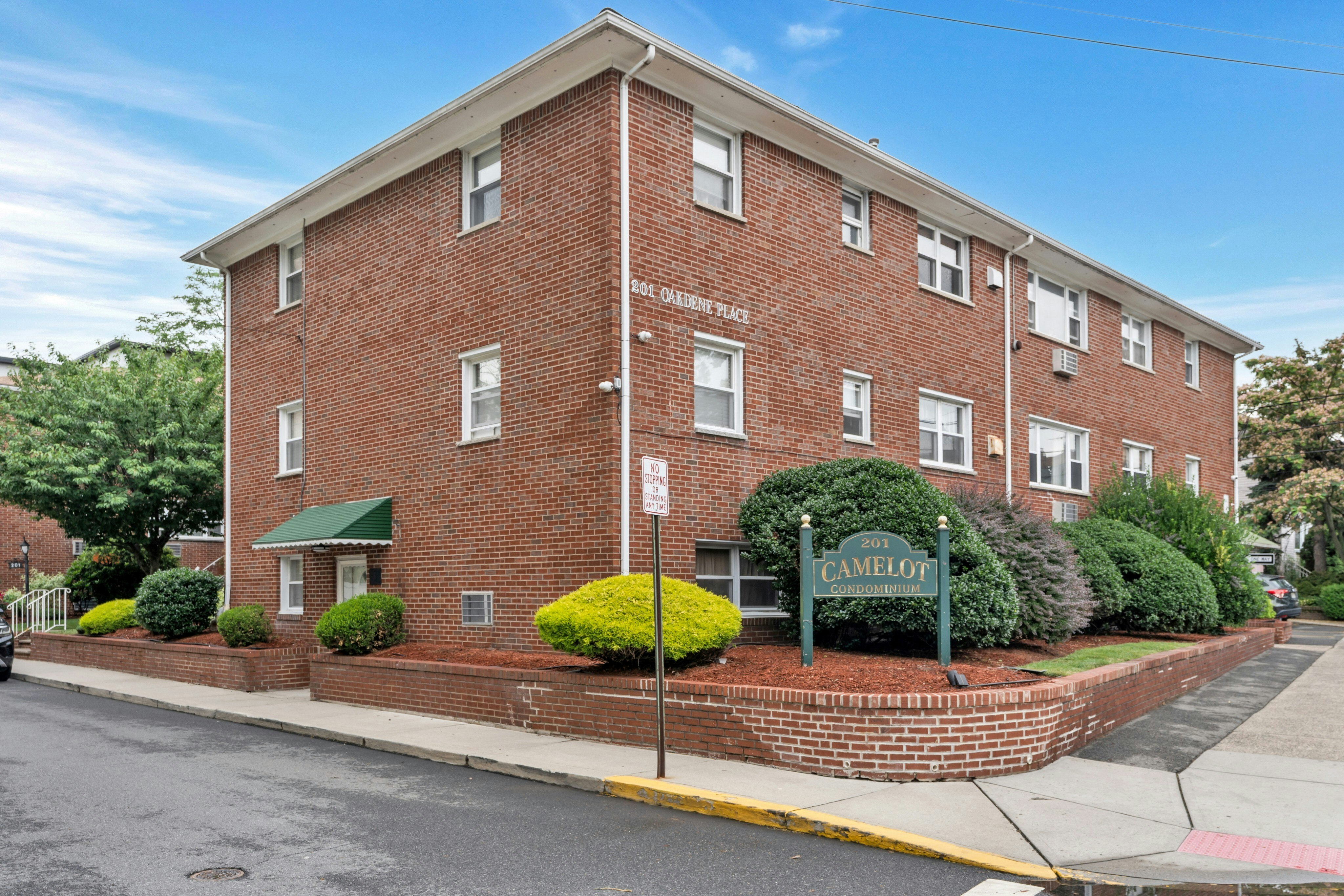  201 Oakdene Place, Cliffside Park, NJ 07010 - 物件實景