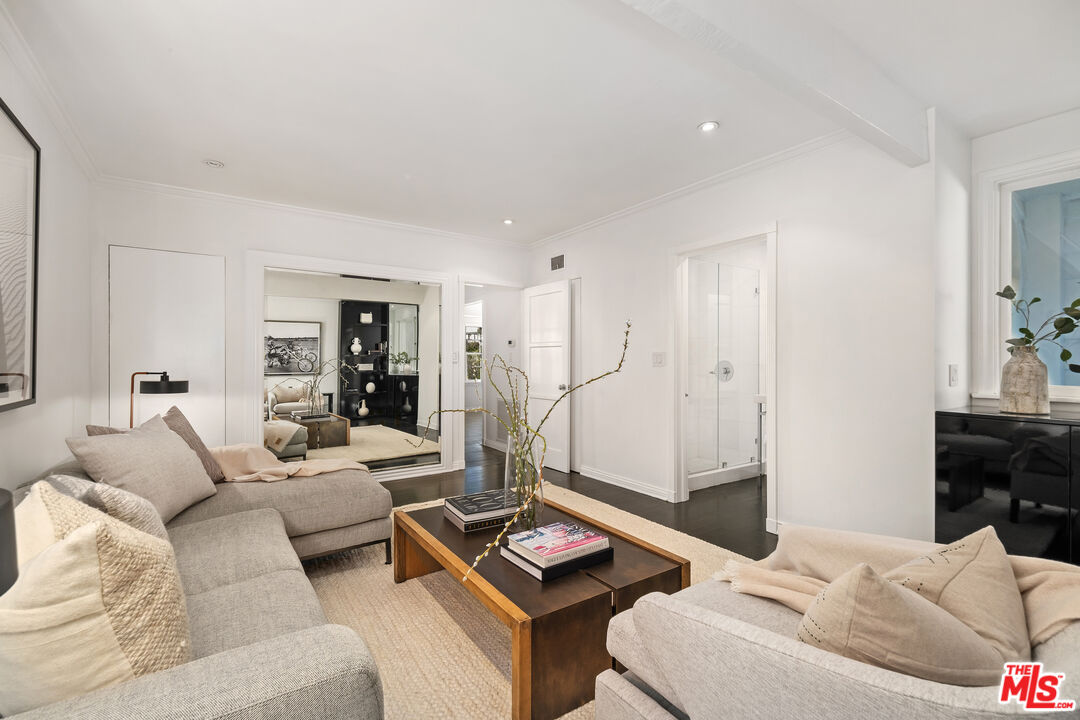 Los Angeles, California, 90069, United States, 4 Bedrooms Bedrooms, ,2 BathroomsBathrooms,Residential,For Sale,1700120