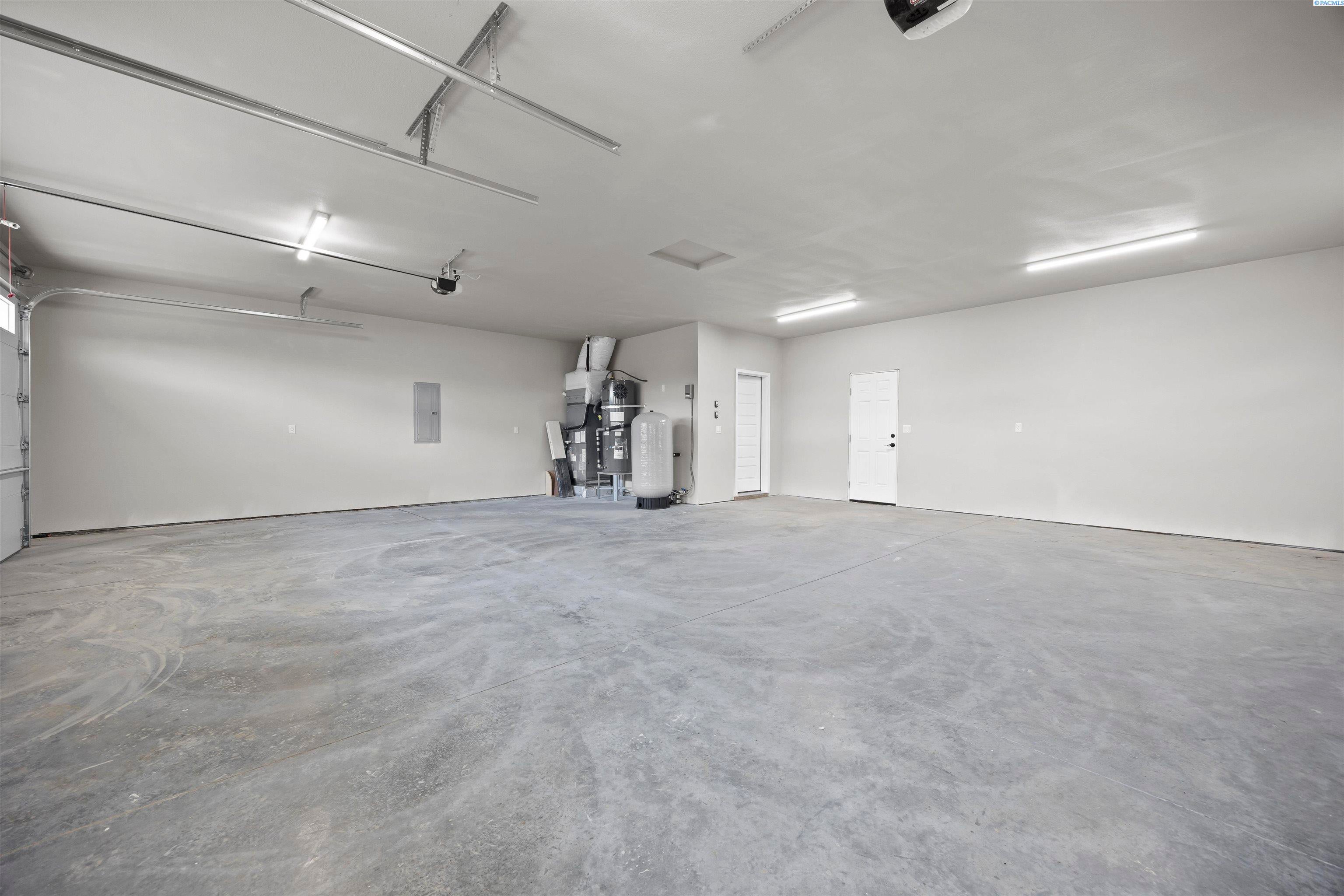 Prosser, Washington, 99350, United States, 3 Bedrooms Bedrooms, ,2 BathroomsBathrooms,Residential,For Sale,2027439