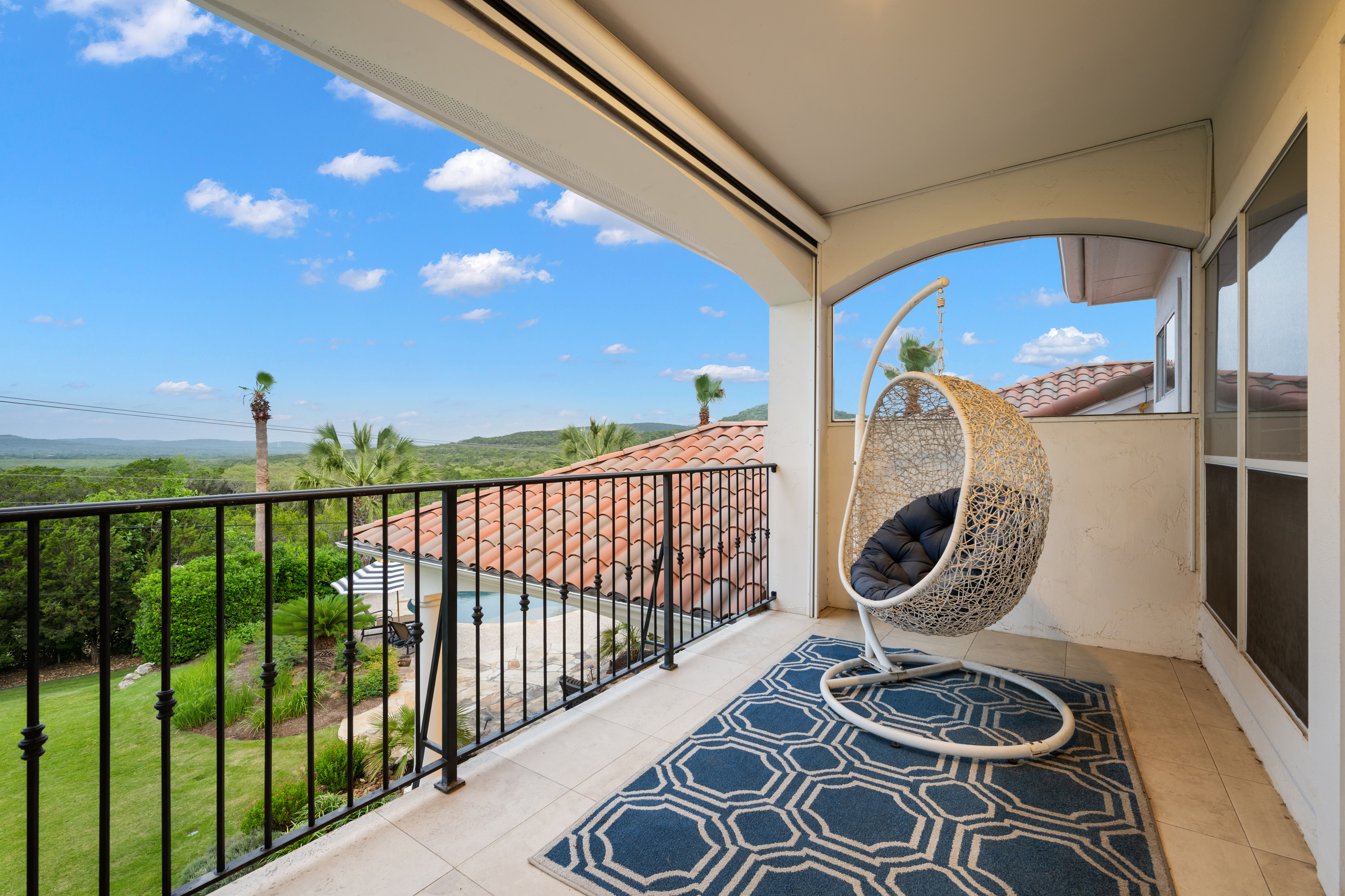  Elevated Dominion Living in Vineyard Estates - 物件實景