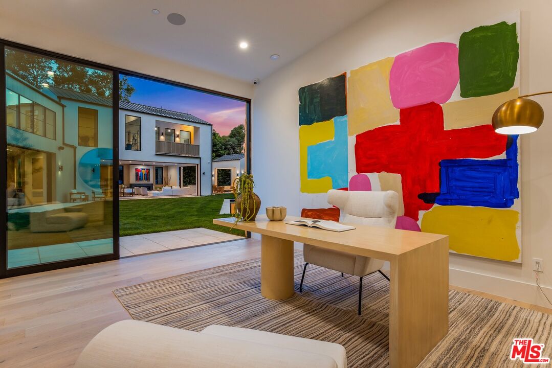 Los Angeles, California, 90049, United States, 5 Bedrooms Bedrooms, ,3 BathroomsBathrooms,Residential,For Sale,1949857