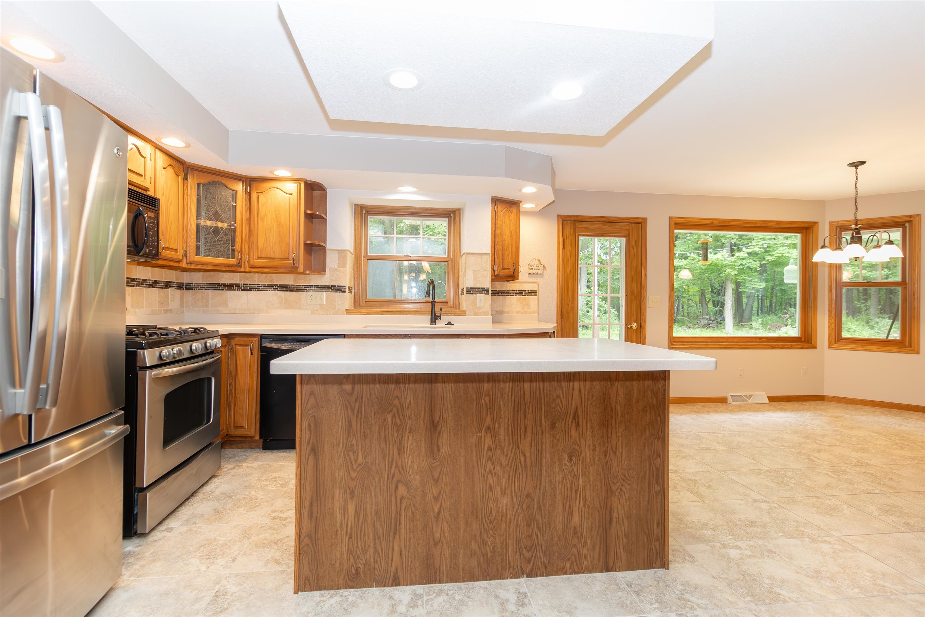 WAUPACA, Wisconsin, 54981, United States, 4 Bedrooms Bedrooms, ,3 BathroomsBathrooms,Residential,For Sale,1913222
