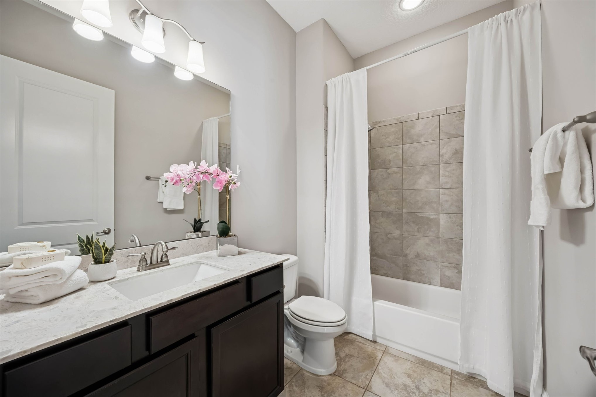 Fernandina Beach, Florida, 32034, United States, 4 Bedrooms Bedrooms, ,3 BathroomsBathrooms,Residential,For Sale,2022820