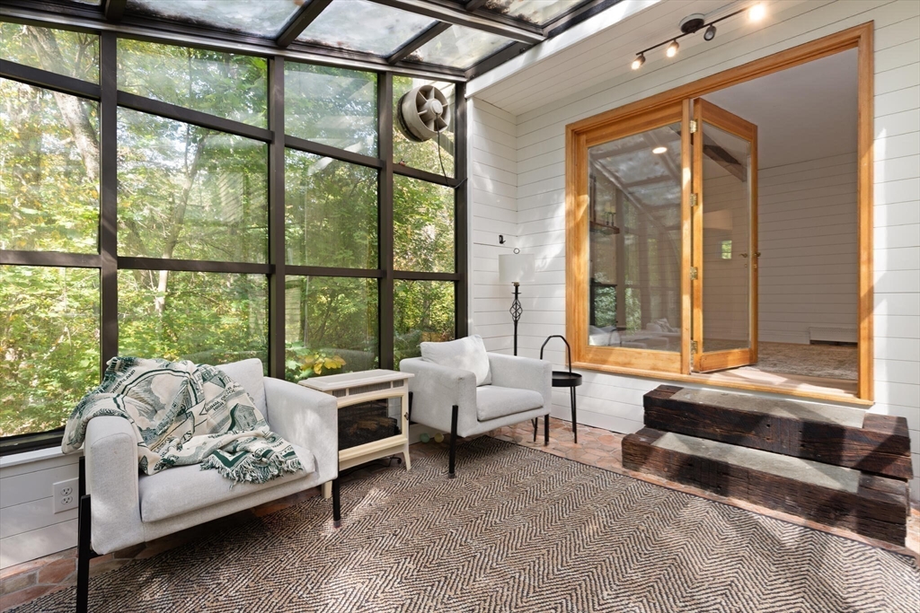 Easton, Massachusetts, 02356, United States, 3 Bedrooms Bedrooms, ,2 BathroomsBathrooms,Residential,For Sale,1960766