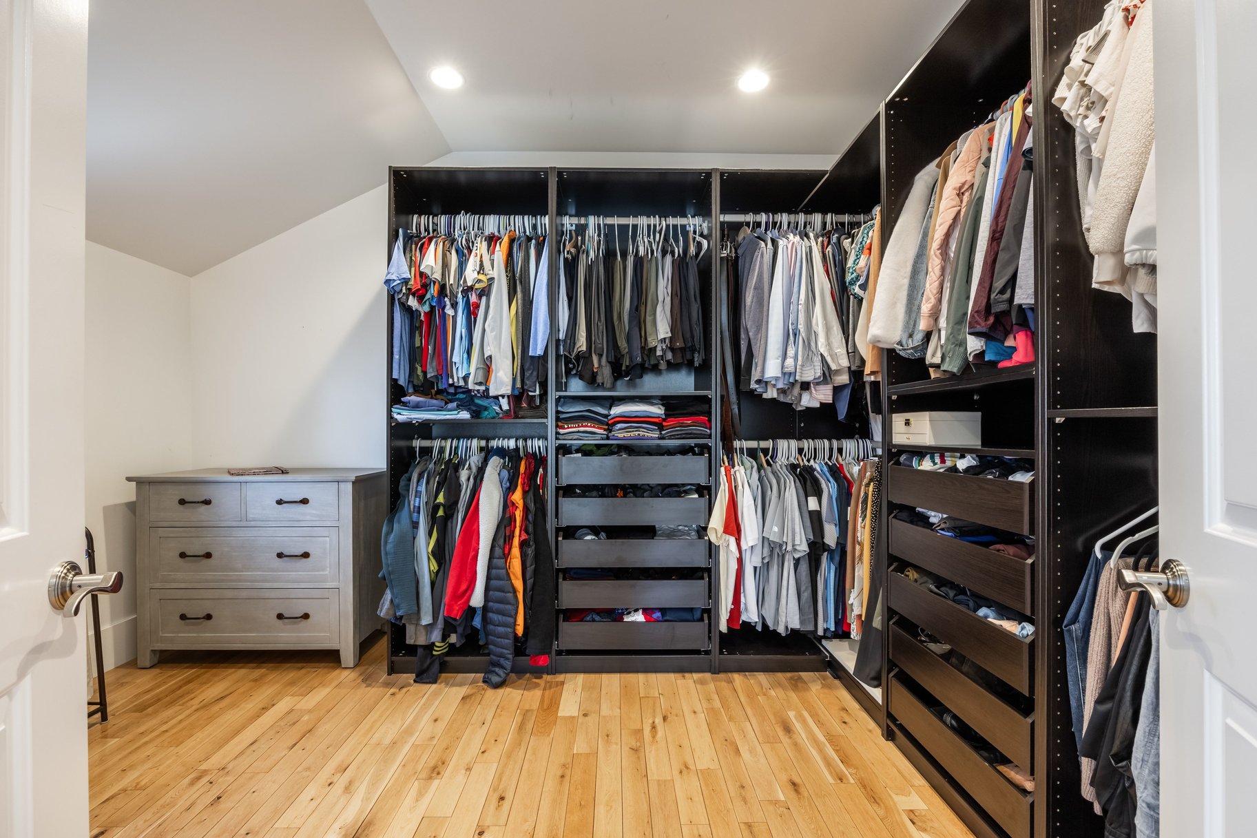  Timeless Luxury in Coveted Harvard–Yale - 物件實景