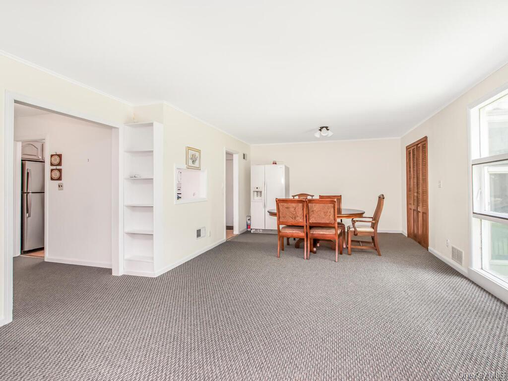 New Rochelle, New York, 10804, United States, 3 Bedrooms Bedrooms, ,2 BathroomsBathrooms,Residential,For Sale,1943386