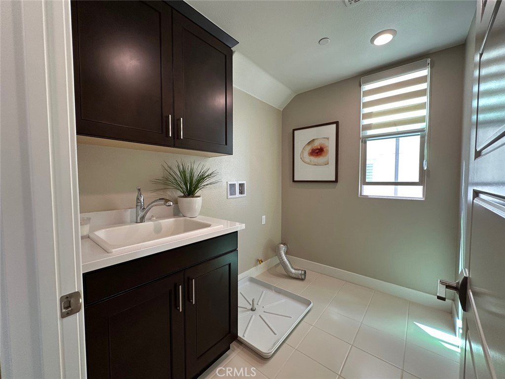 Irvine, California, 92618, United States, 3 Bedrooms Bedrooms, ,4 BathroomsBathrooms,Residential,For Sale,1987840