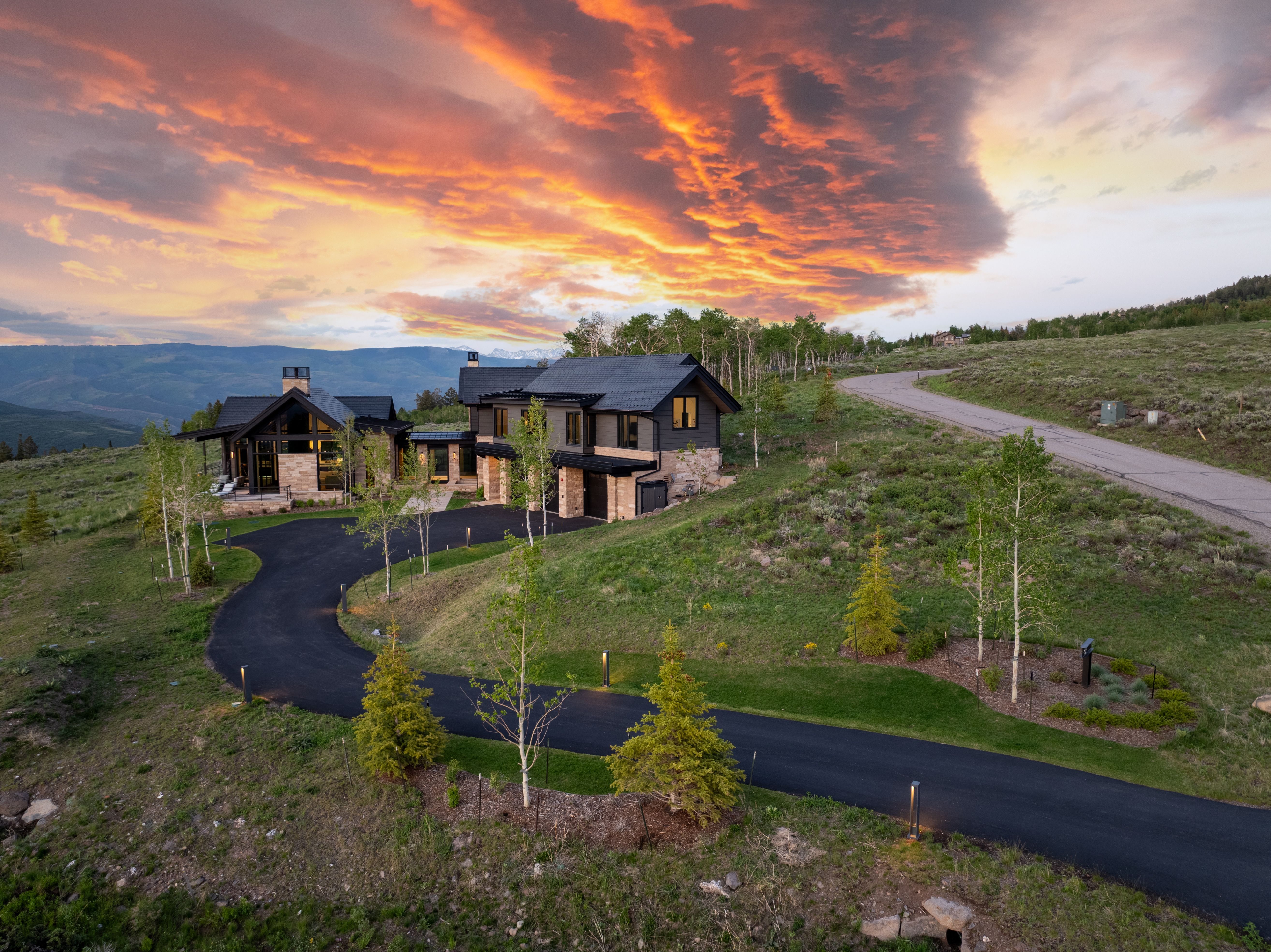  Designed to Embrace Both Grand Entertaining and Everyday Mountain Living - 物件實景