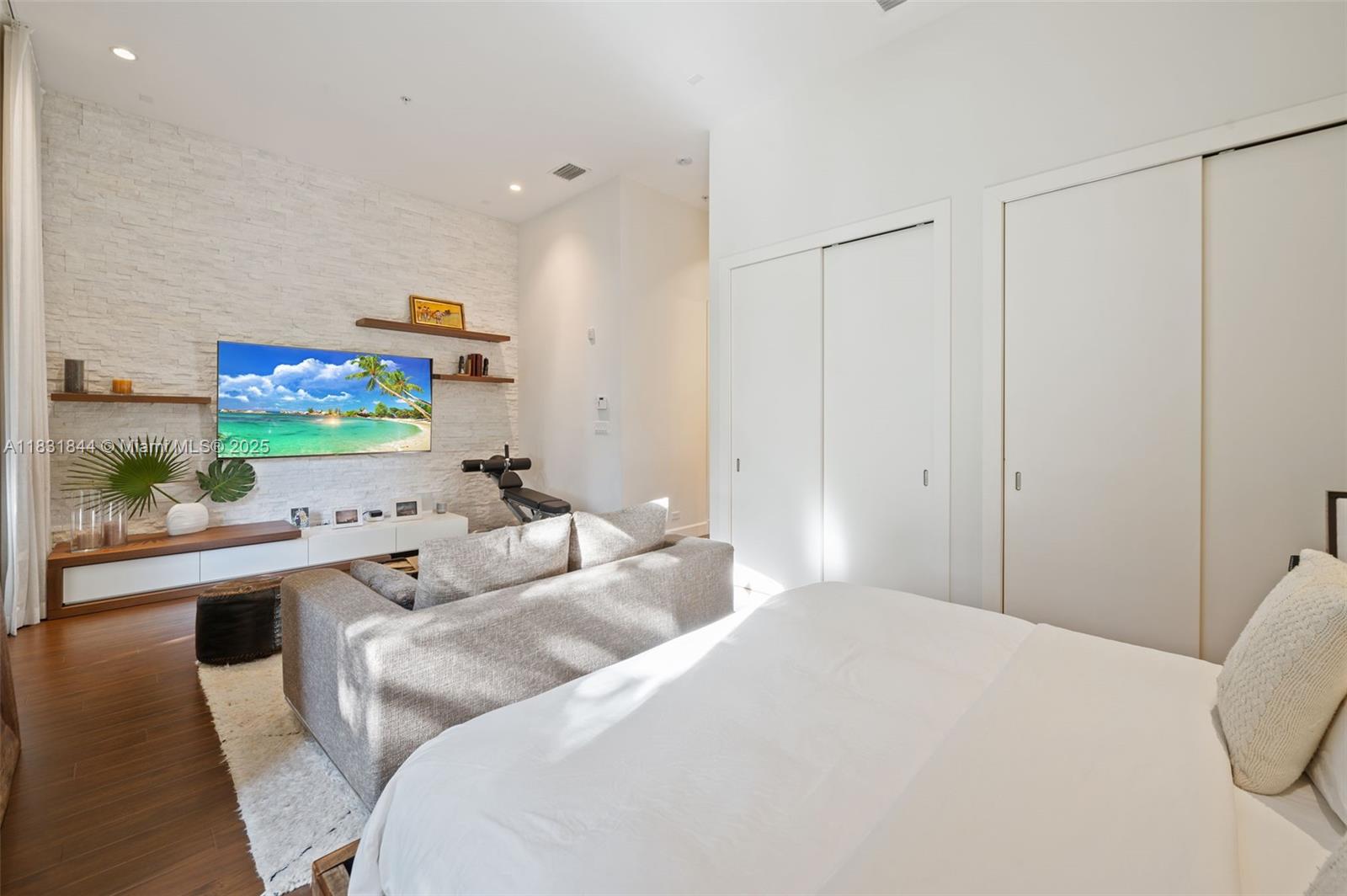 Miami, Florida, 33143, United States, 3 Bedrooms Bedrooms, ,4 BathroomsBathrooms,Residential,For Sale,1885416