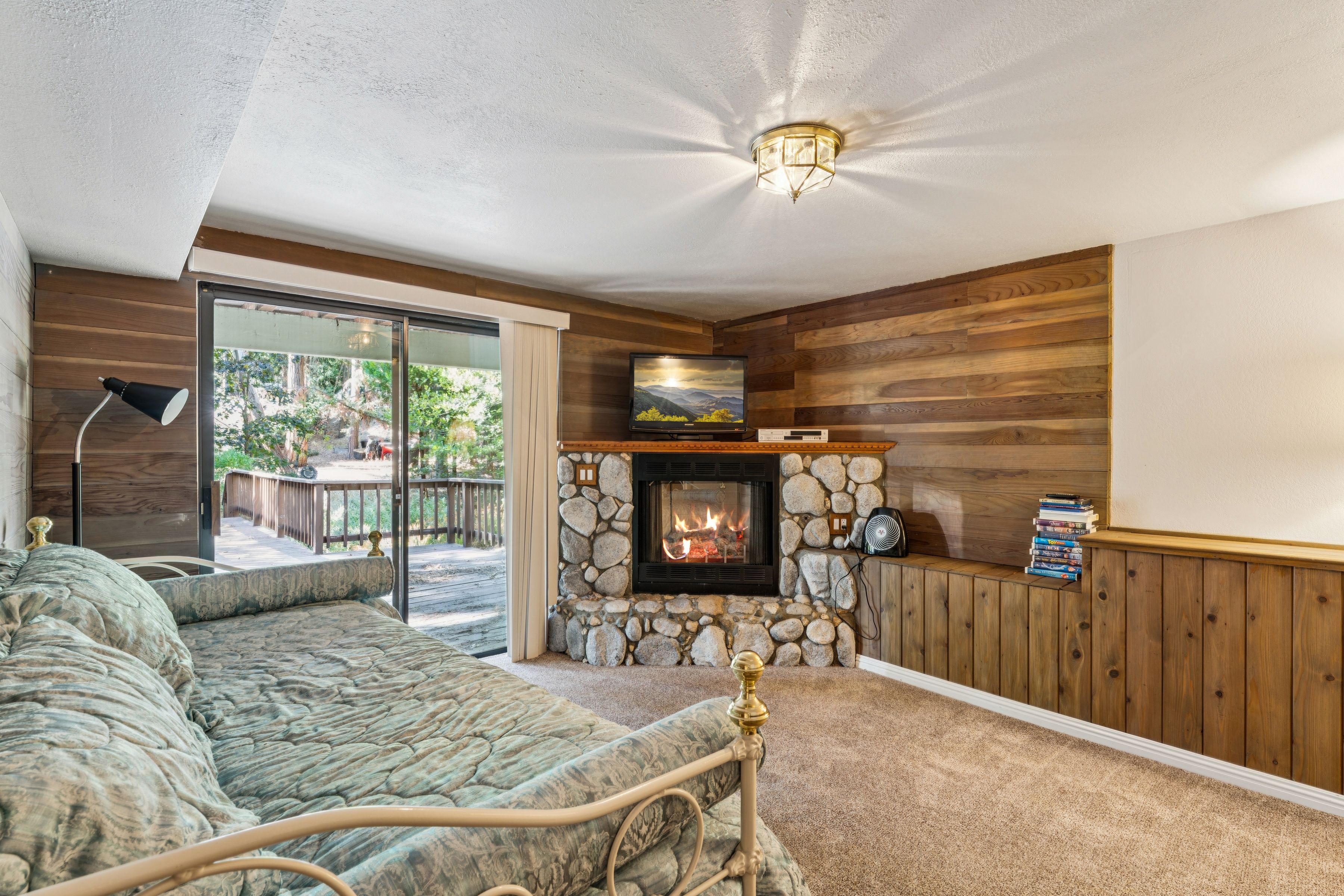  557 Brentwood Drive, Lake Arrowhead, CA 92352 - 物件實景