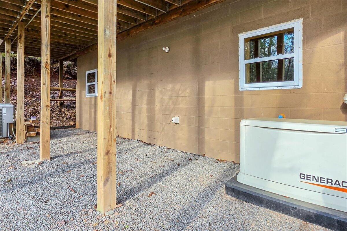 Tellico Plains, Tennessee, 37385, United States, 3 Bedrooms Bedrooms, ,3 BathroomsBathrooms,Residential,For Sale,2034978