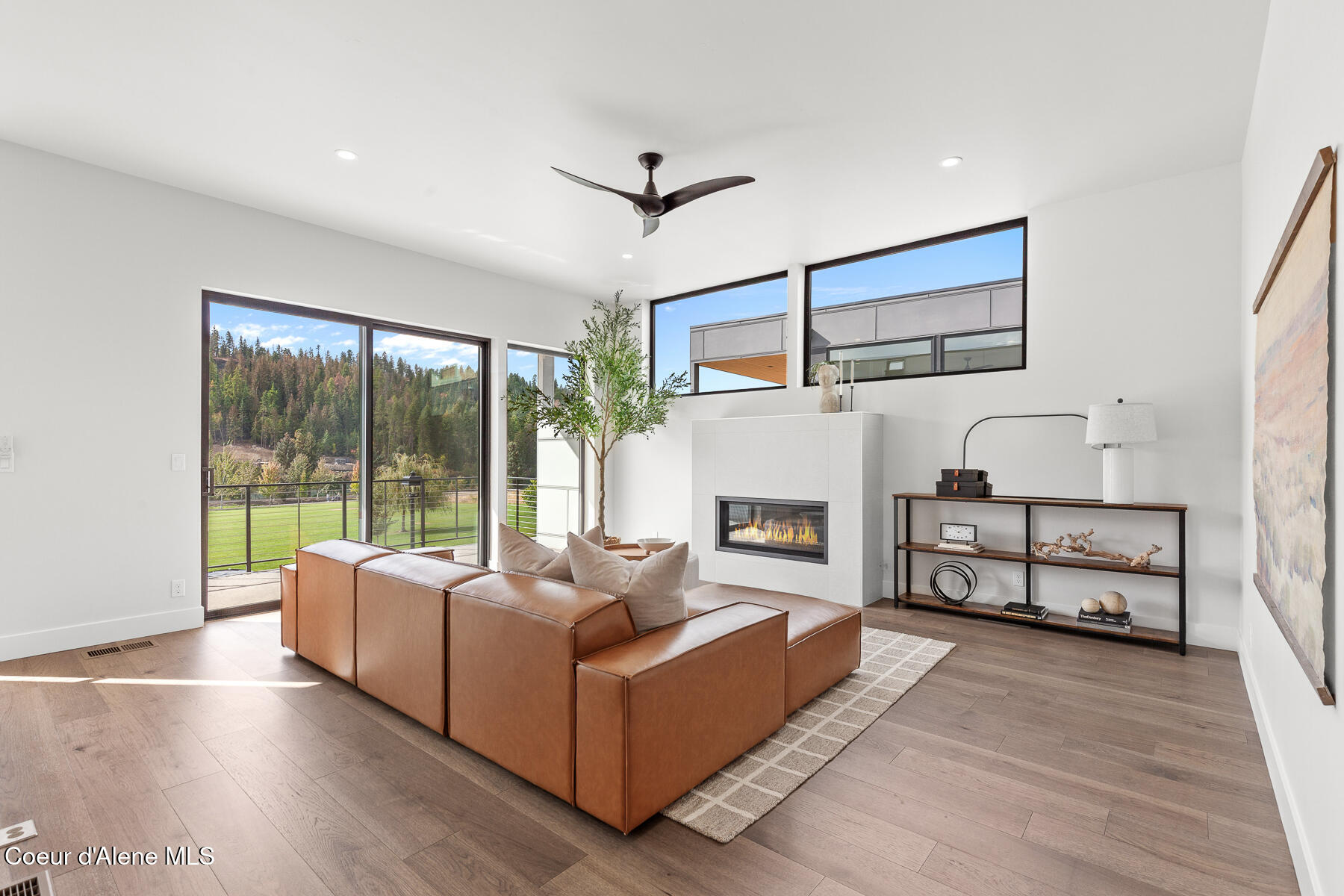 Coeur d'Alene, Idaho, 83815, United States, 2 Bedrooms Bedrooms, ,3 BathroomsBathrooms,Residential,For Sale,2006404