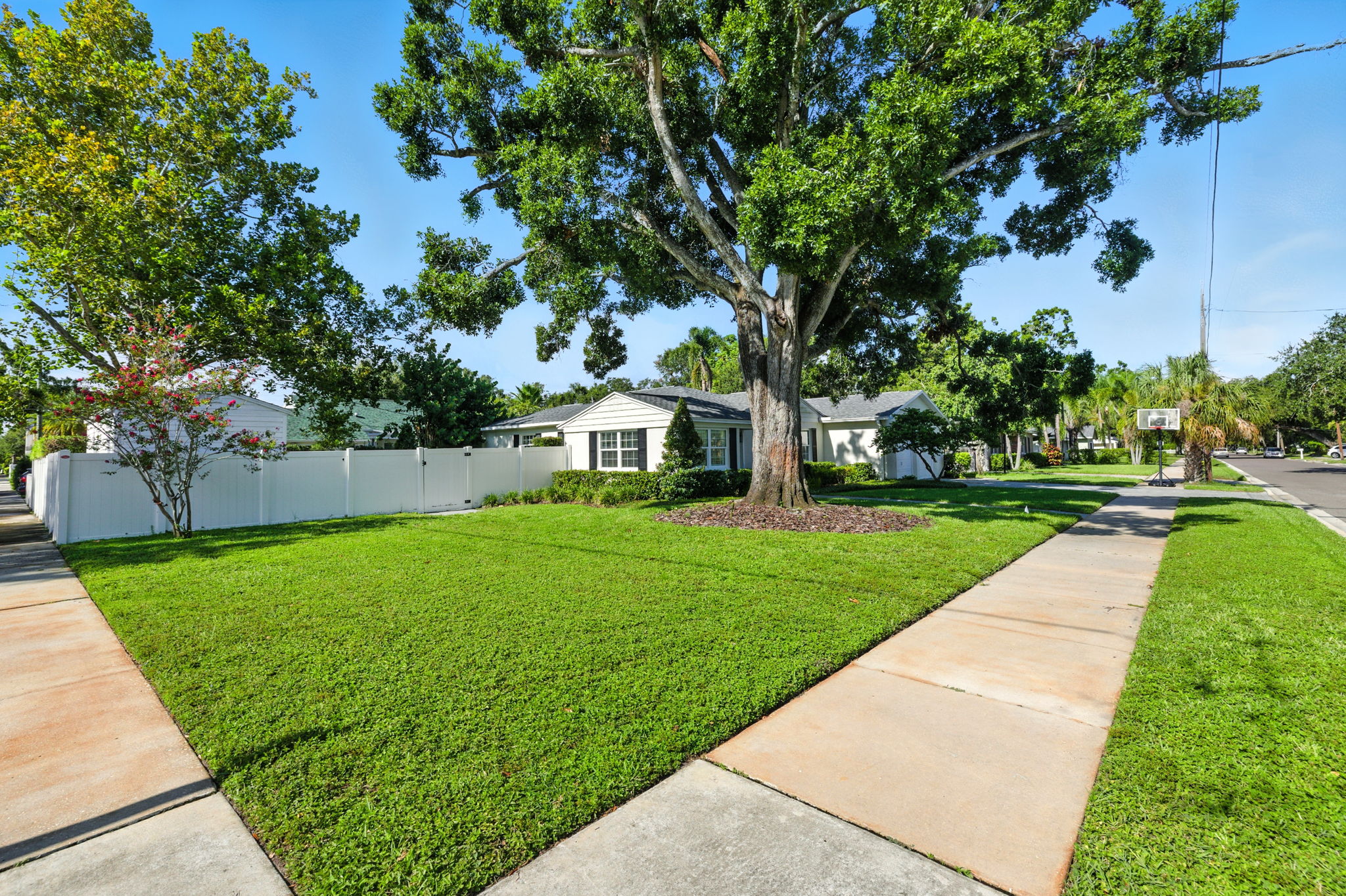 Tampa, Florida, 33629, United States, 3 Bedrooms Bedrooms, ,3 BathroomsBathrooms,Residential,For Sale,1923069