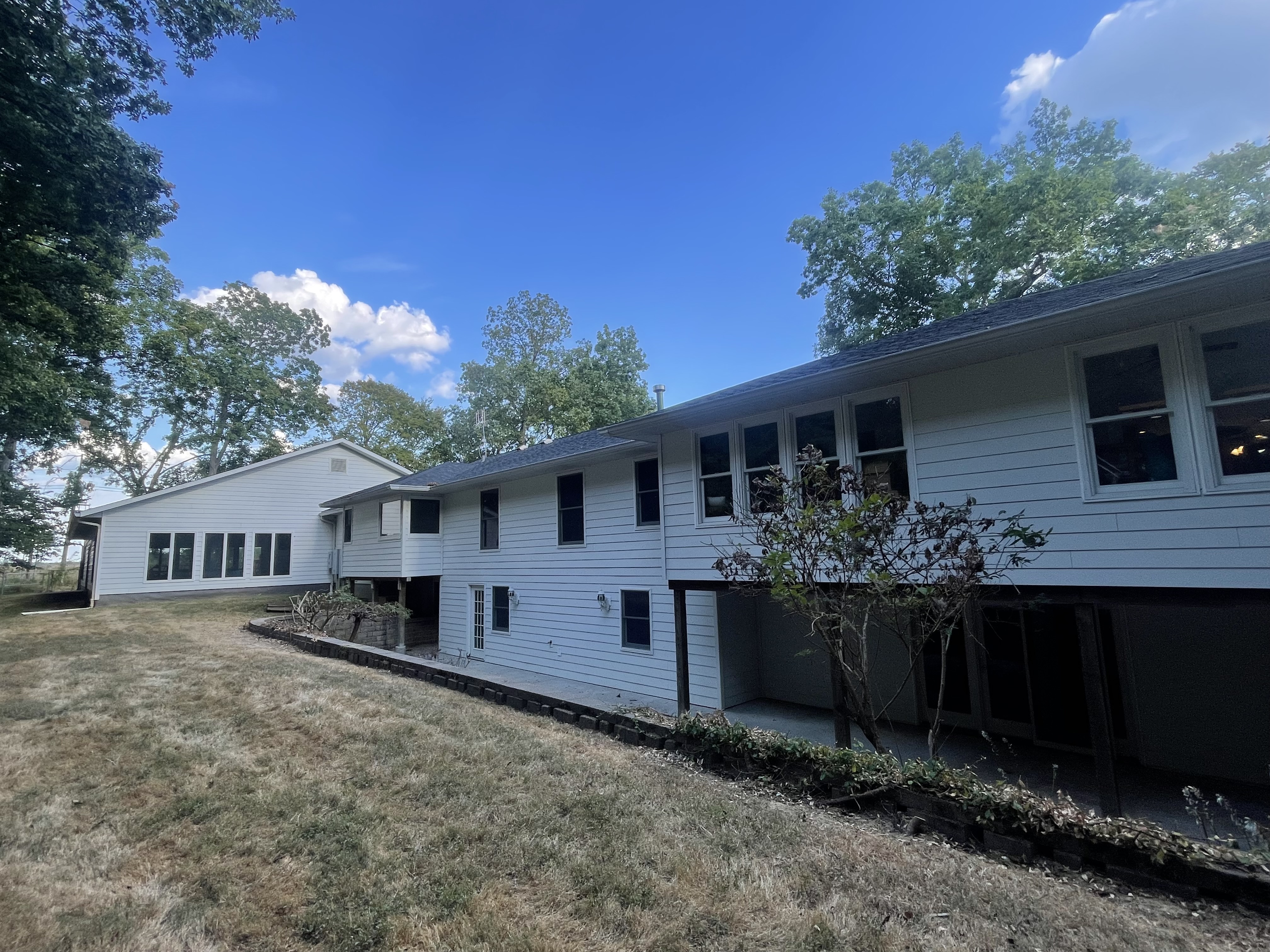 Murphysboro, Illinois, 62966, United States, 5 Bedrooms Bedrooms, ,6 BathroomsBathrooms,Residential,For Sale,1977081