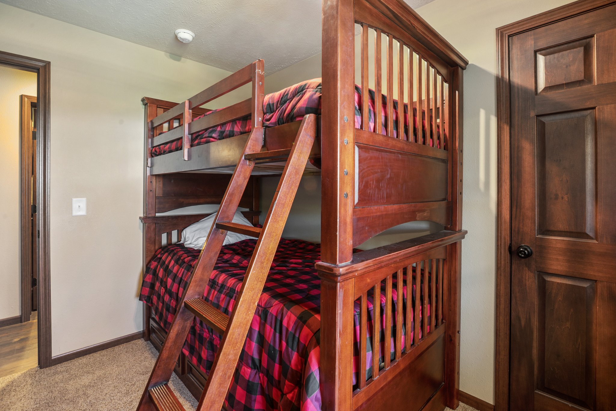 Cripple Creek, Colorado, 80813, United States, 4 Bedrooms Bedrooms, ,3 BathroomsBathrooms,Residential,For Sale,1856963
