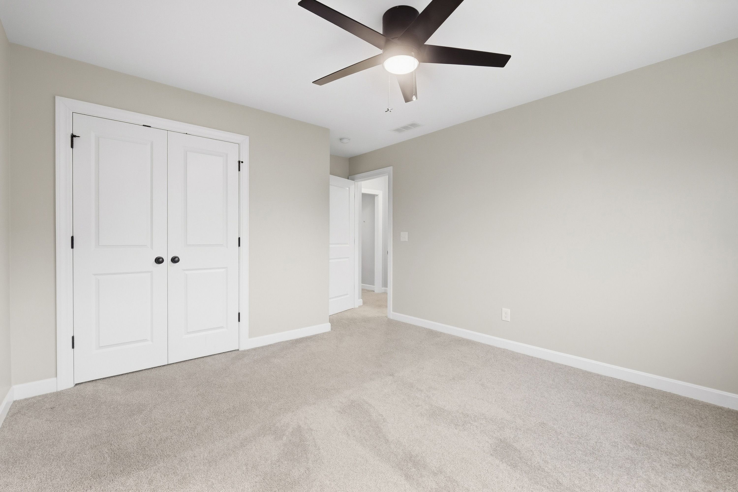  2008 Scenic Lakes Drive, Louisville, KY 40245 - 物件實景