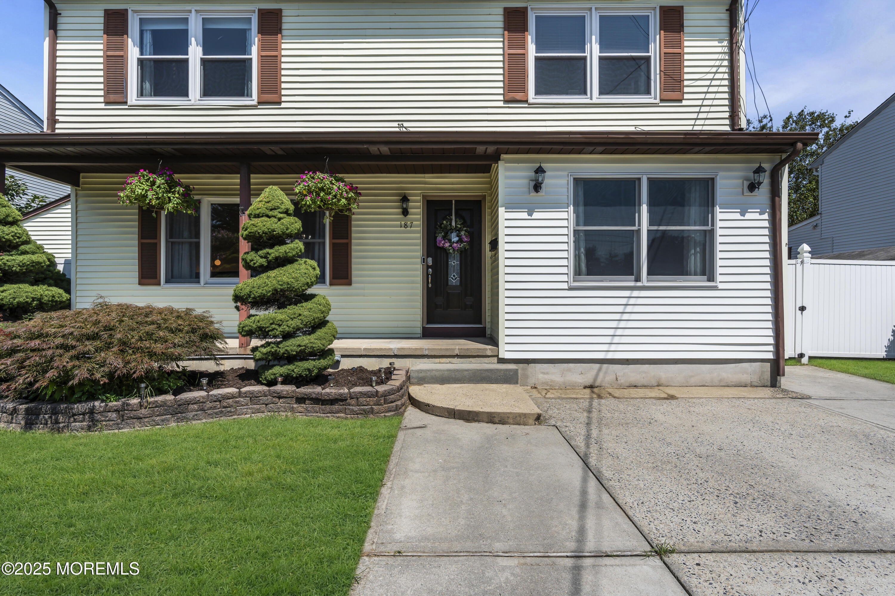Hazlet, New Jersey, 07734, United States, 4 Bedrooms Bedrooms, ,2 BathroomsBathrooms,Residential,For Sale,1916548