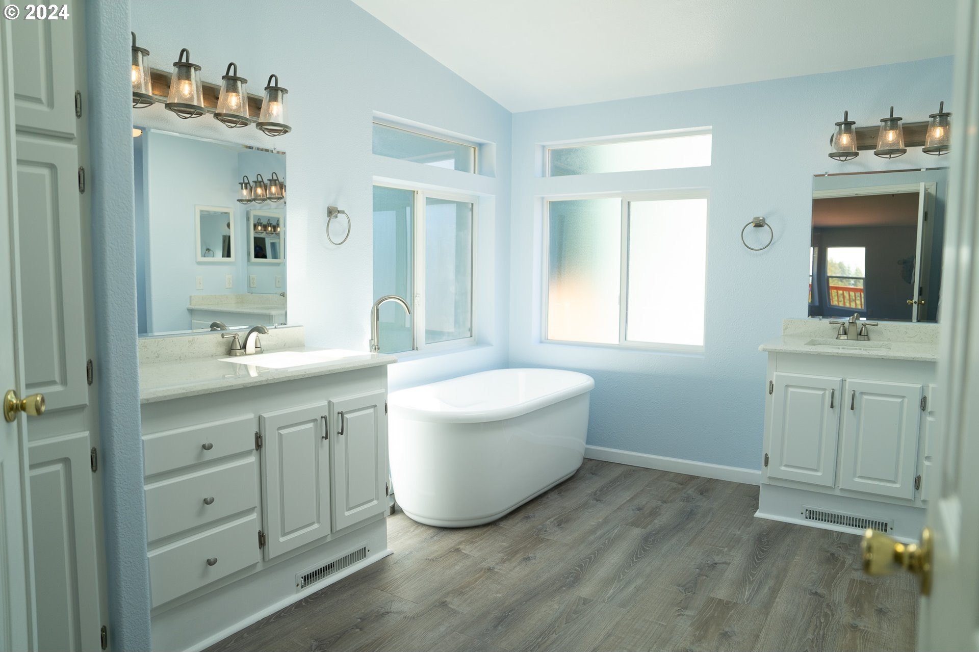 Gold Beach, Oregon, 97444, United States, 3 Bedrooms Bedrooms, ,3 BathroomsBathrooms,Residential,For Sale,1975085