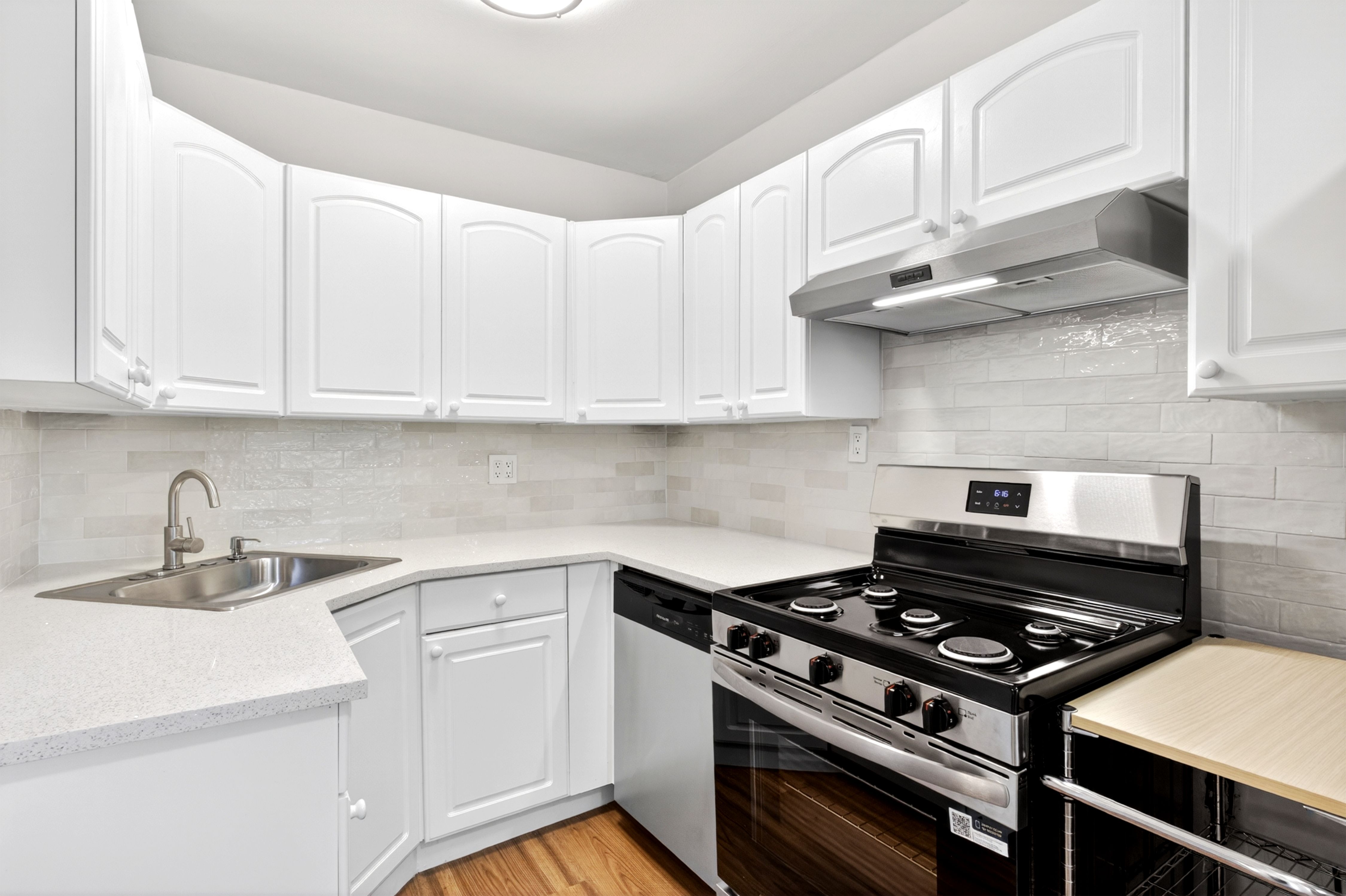  160-28 17th Avenue, Whitestone, NY, 11357 - 物件實景