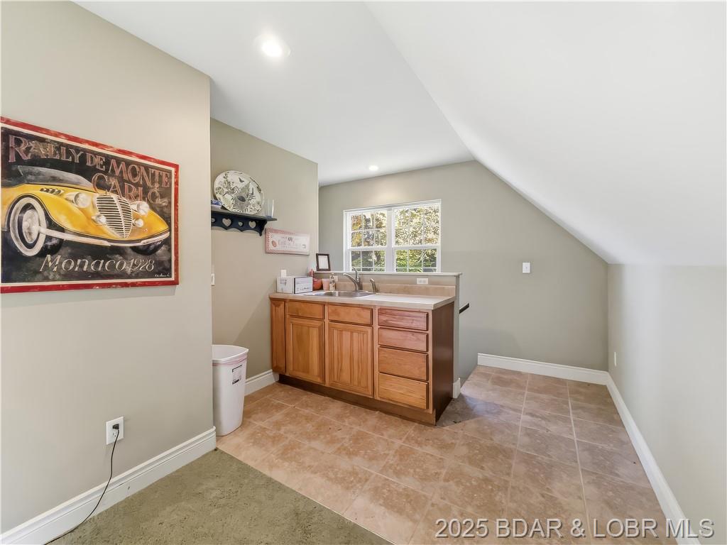 Camdenton, Missouri, 65020, United States, 4 Bedrooms Bedrooms, ,5 BathroomsBathrooms,Residential,For Sale,1989122