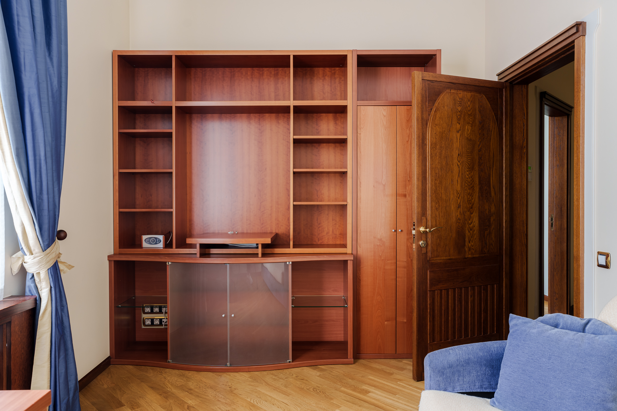  An elegant and spacious apartment in the Quiet Center - 物件實景