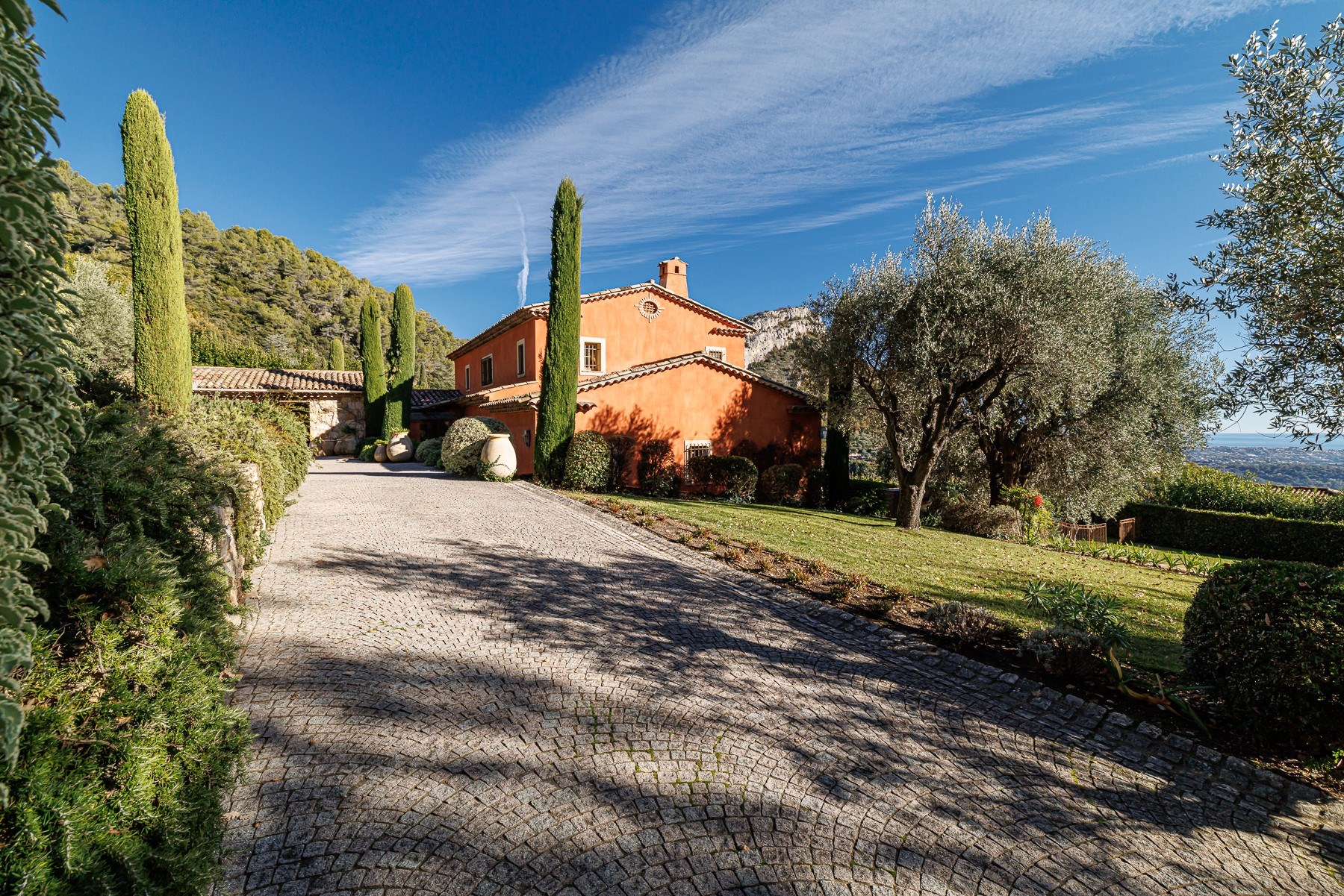  Luxury neo-Provençal bastide in Vence with sea views, heated pool and landscape… - 物件實景