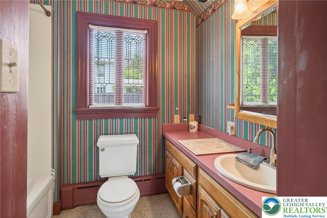 Jim Thorpe Boro, Pennsylvania, 18229, United States, 7 Bedrooms Bedrooms, ,3 BathroomsBathrooms,Residential,For Sale,1903669