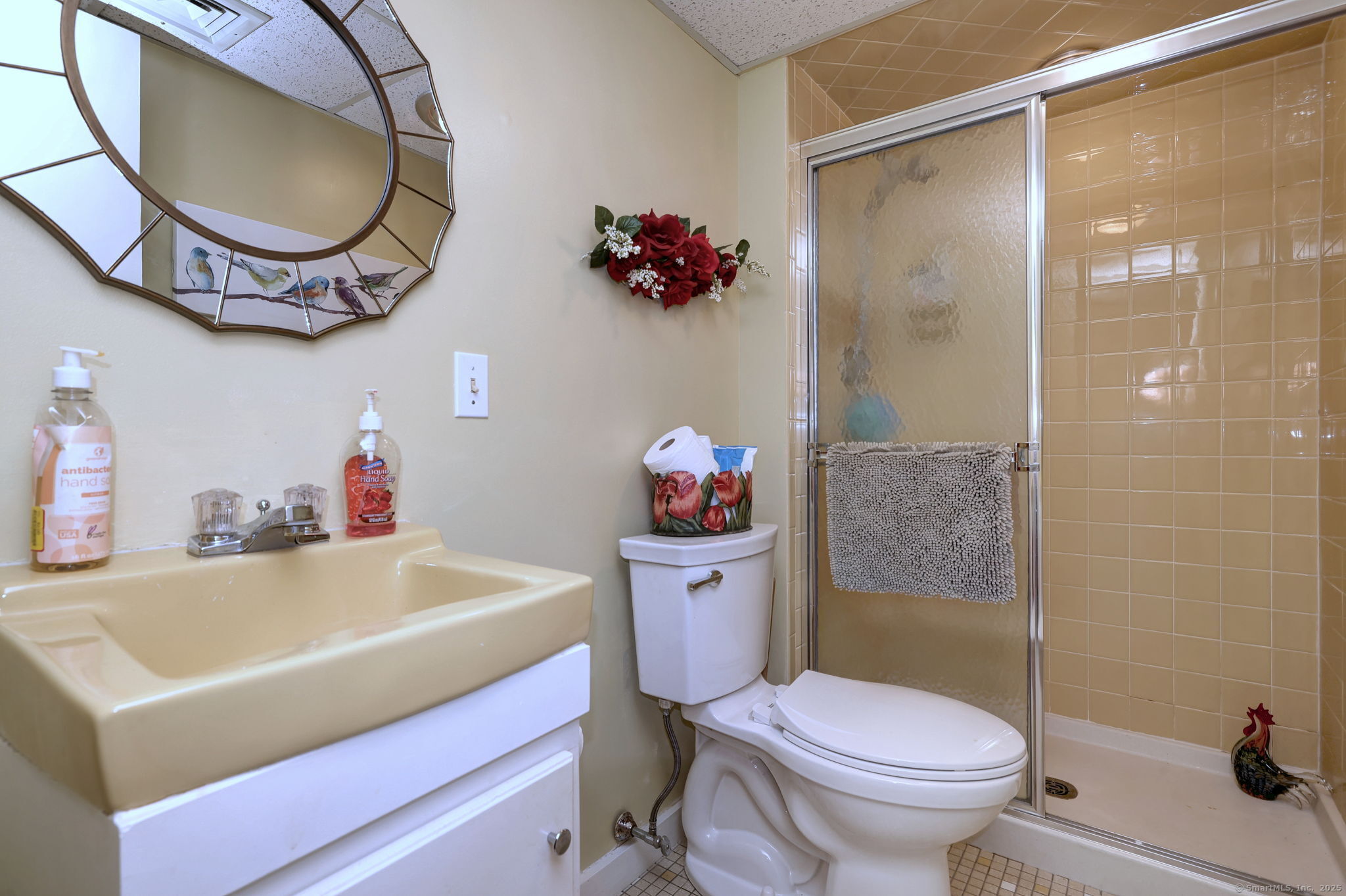 Stratford, Connecticut, 06614, United States, 1 Bedroom Bedrooms, ,3 BathroomsBathrooms,Residential,For Sale,1954891