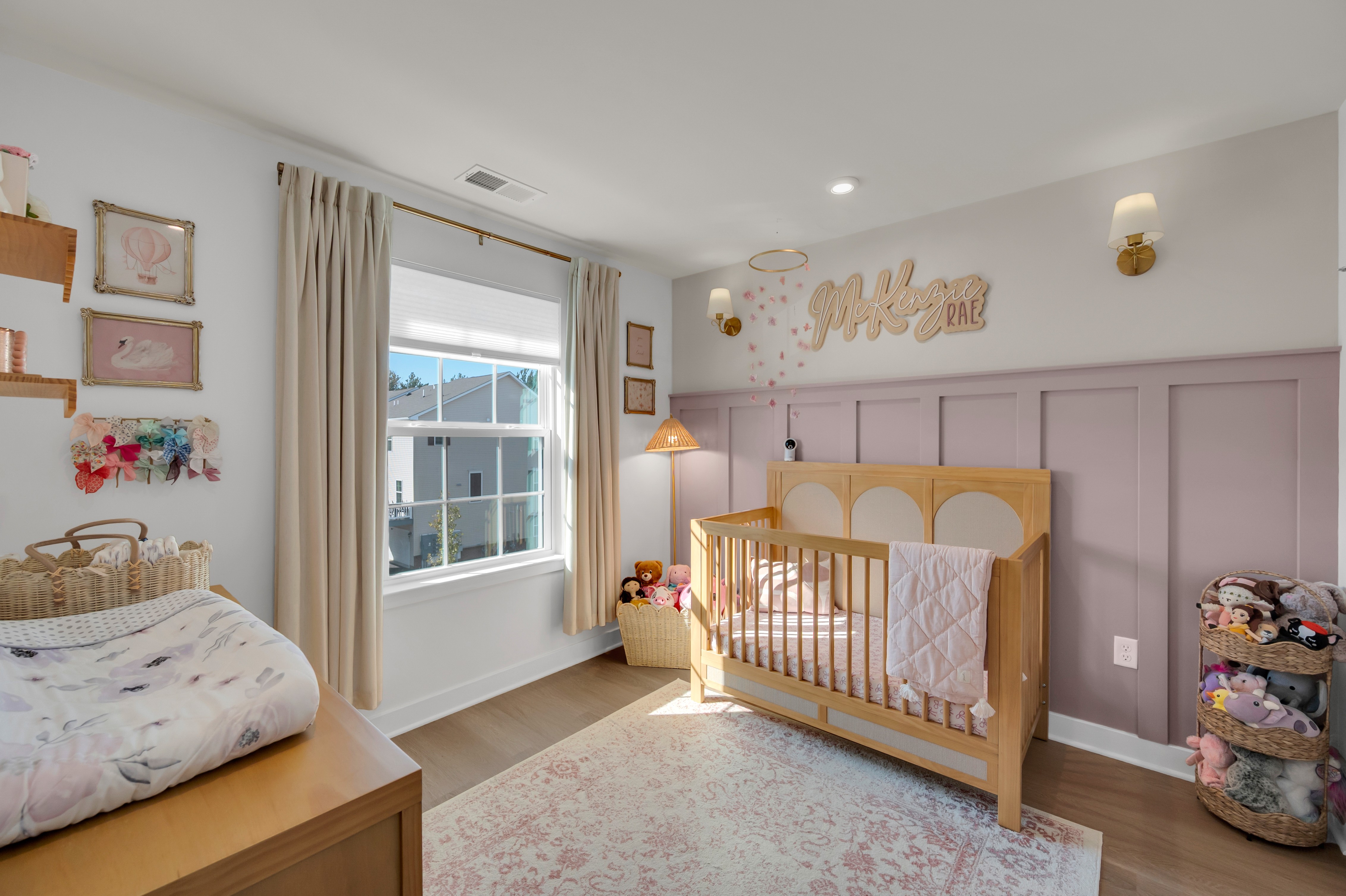  3-Bedroom, 2 full & 2 ½-Bath Townhome at Anchors @Glassworks - 物件實景