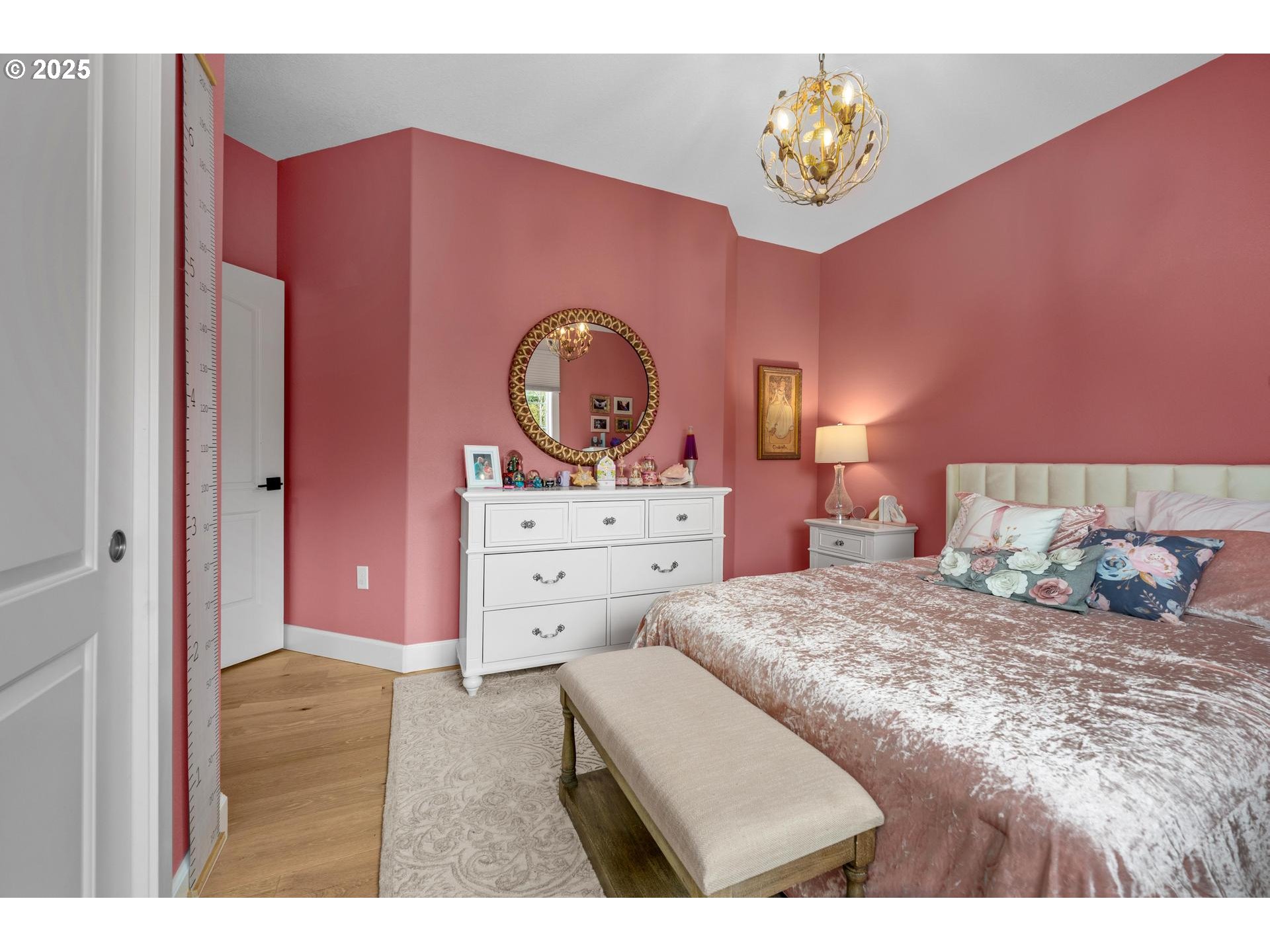 Portland, Oregon, 97223, United States, 4 Bedrooms Bedrooms, ,3 BathroomsBathrooms,Residential,For Sale,1991848