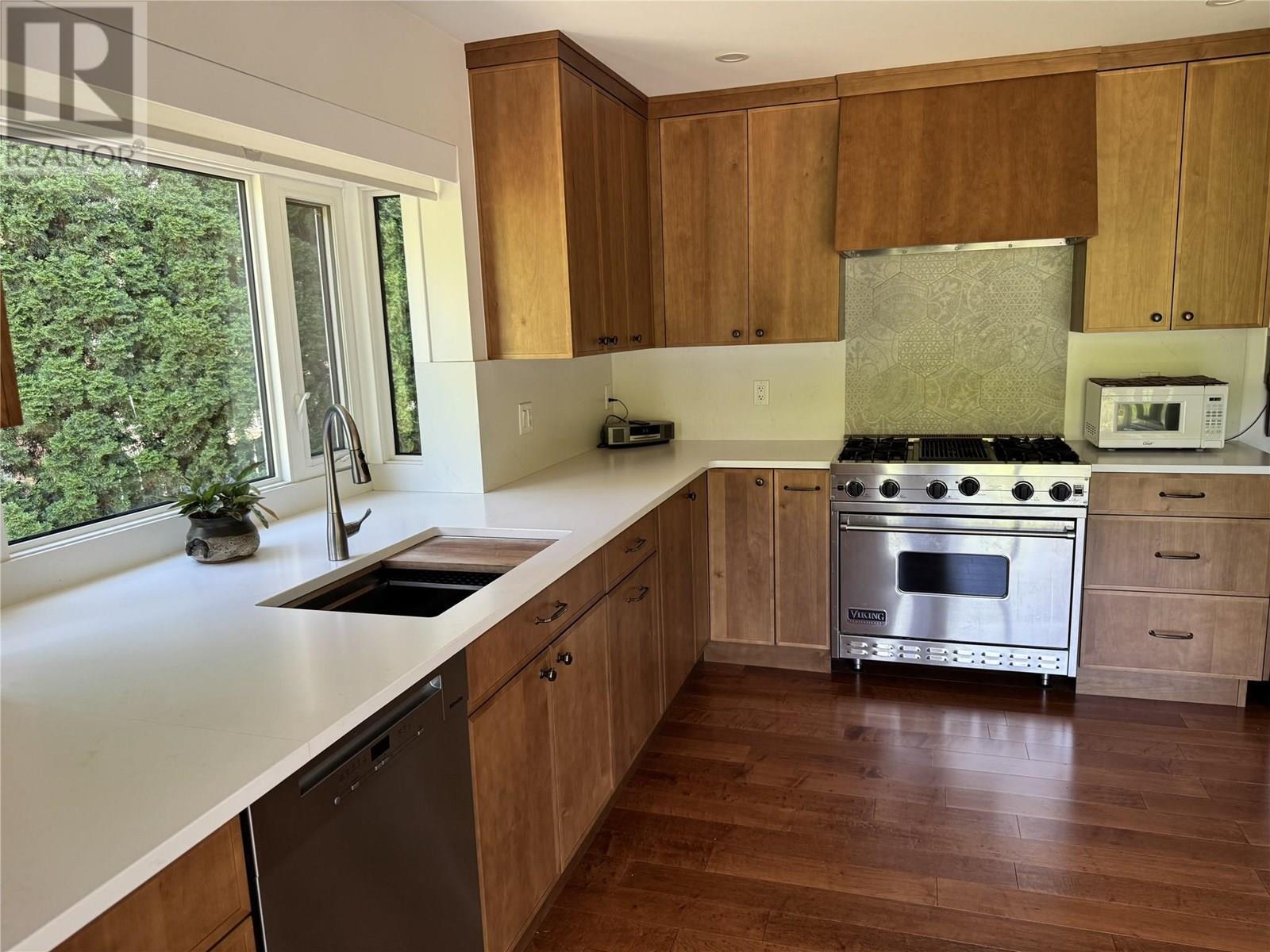 KAMLOOPS, British Columbia, V2C 4P7, CA, 4 Bedrooms Bedrooms, ,3 BathroomsBathrooms,Residential,For Sale,1858047