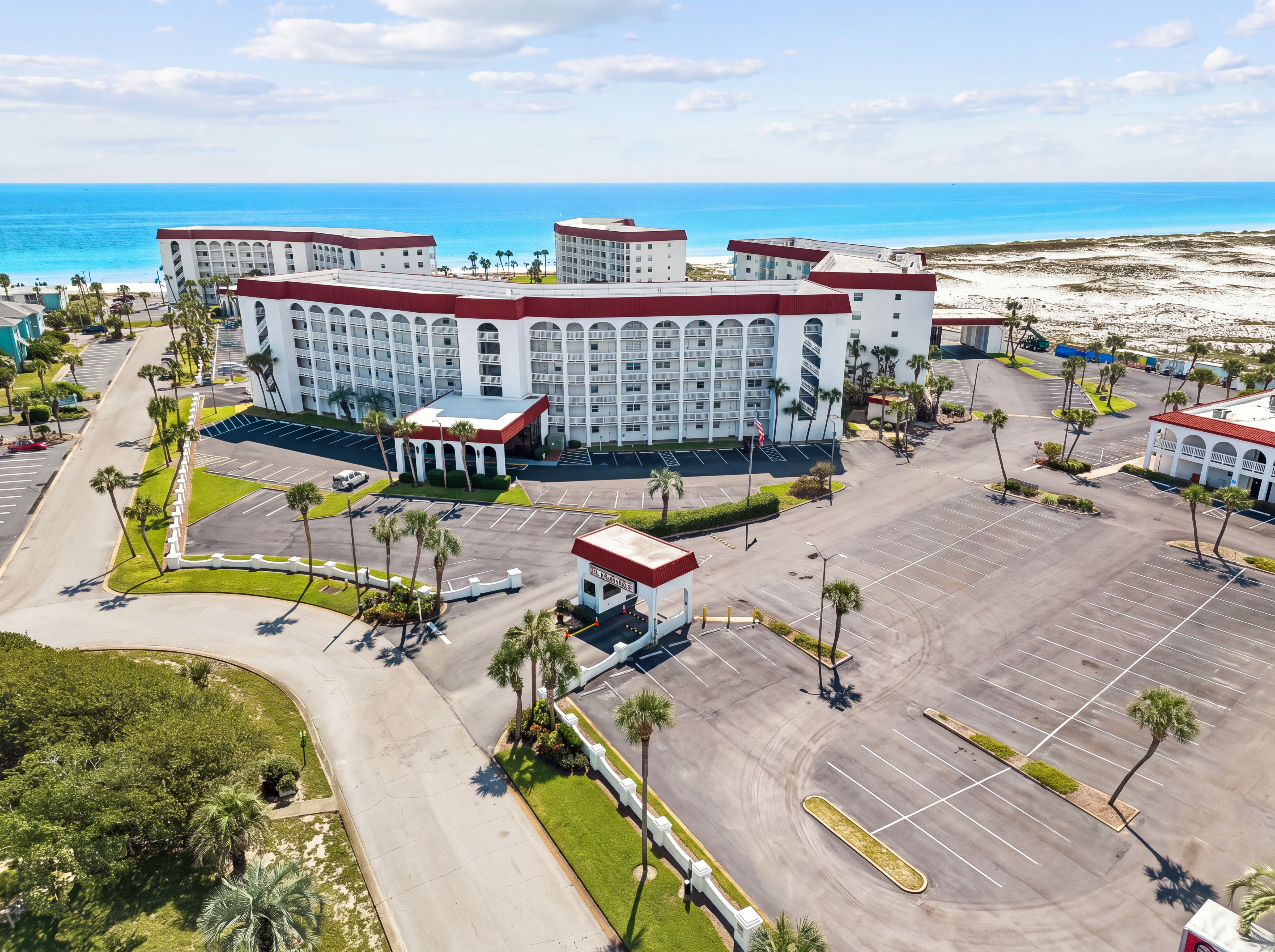  Gulf-Front Corner Retreat In Sought-After Community Near Amenities - 物件實景