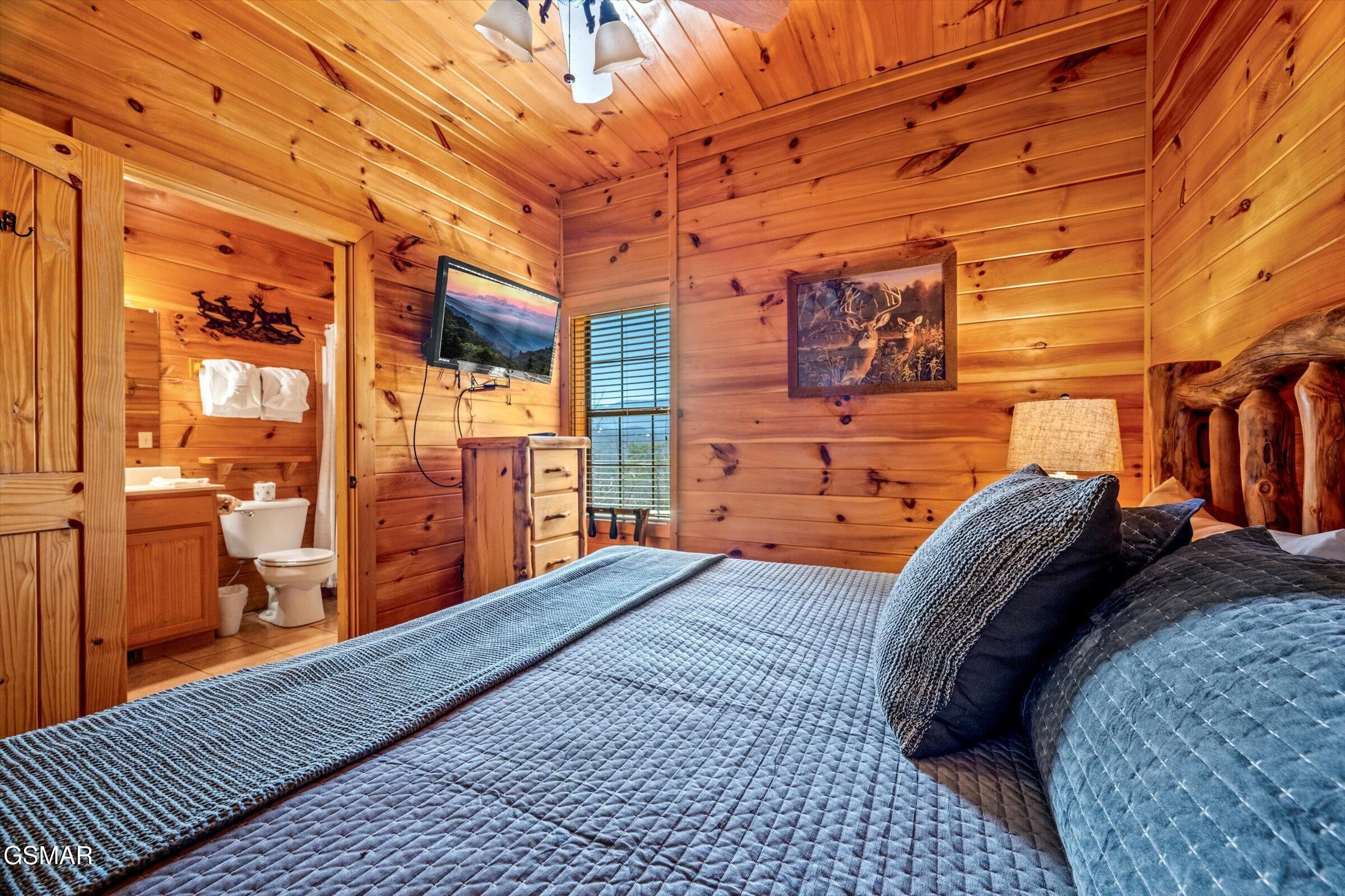 Gatlinburg, Tennessee, 37738, United States, 4 Bedrooms Bedrooms, ,5 BathroomsBathrooms,Residential,For Sale,1914228