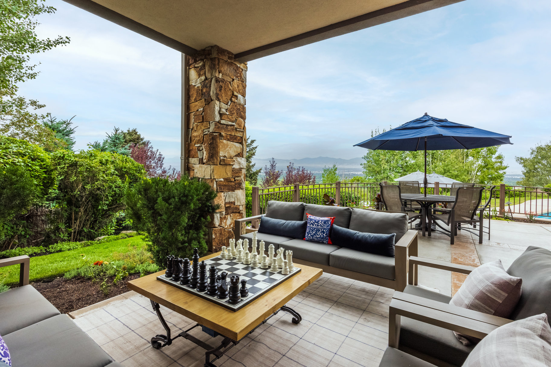  Timeless East Bench Craftsman Estate with Gated Entry, Expansive Light and Views - 物件實景