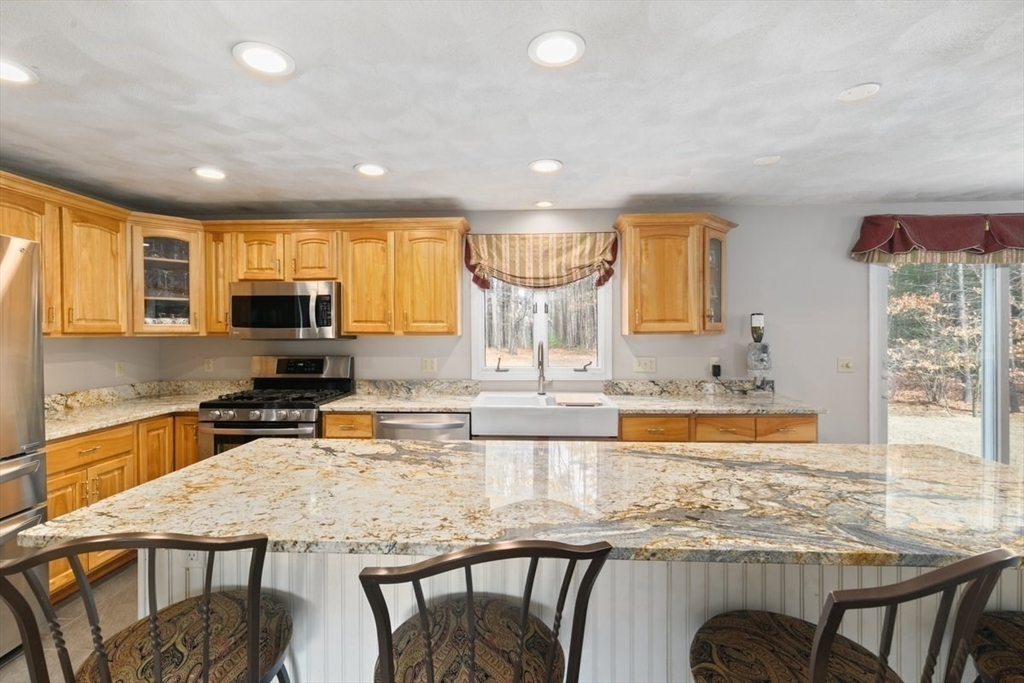 Merrimac, Massachusetts, 01860, United States, 3 Bedrooms Bedrooms, ,3 BathroomsBathrooms,Residential,For Sale,1983762