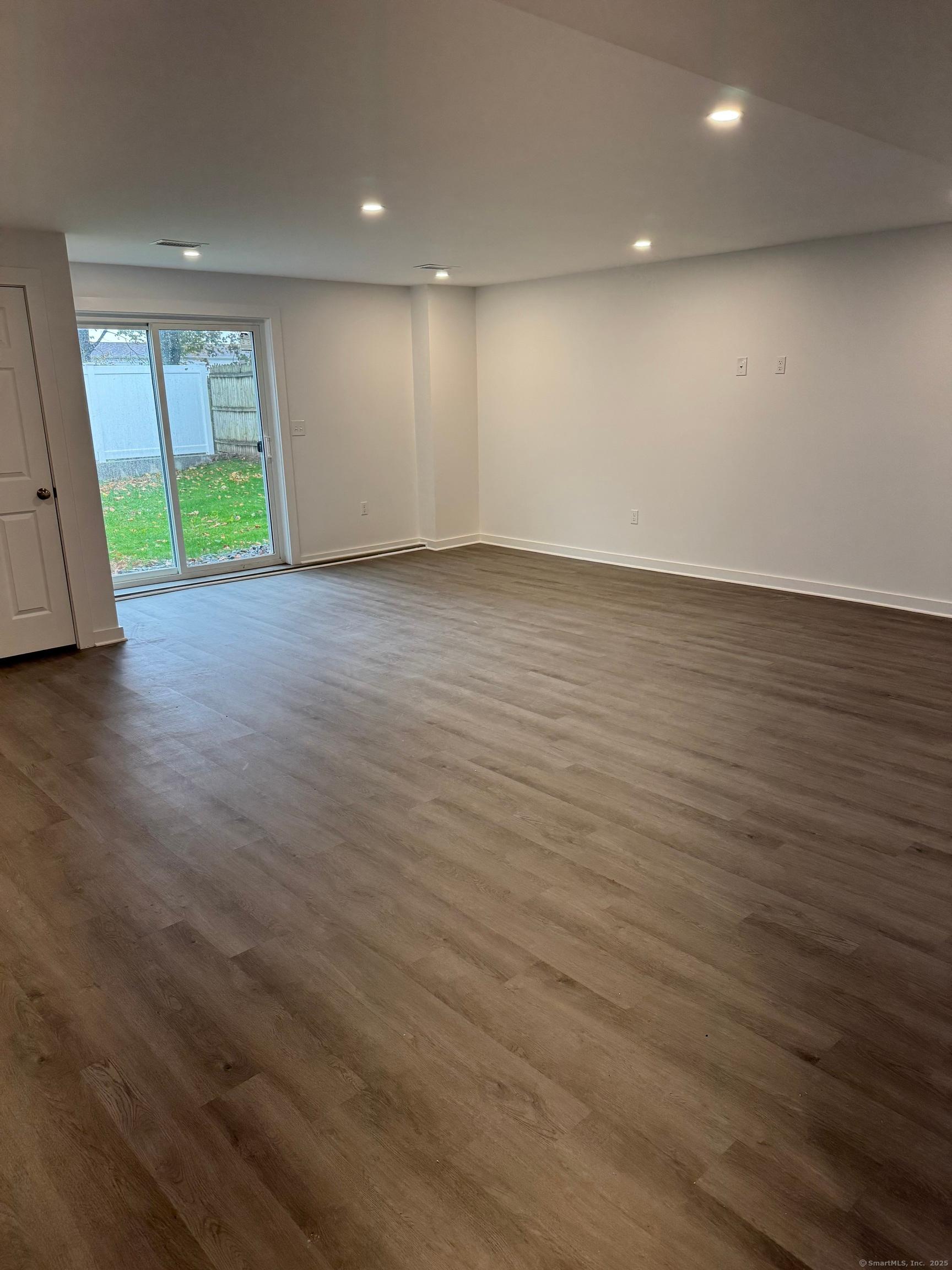 Bridgeport, Connecticut, 06606, United States, 4 Bedrooms Bedrooms, ,3 BathroomsBathrooms,Residential,For Sale,1978261