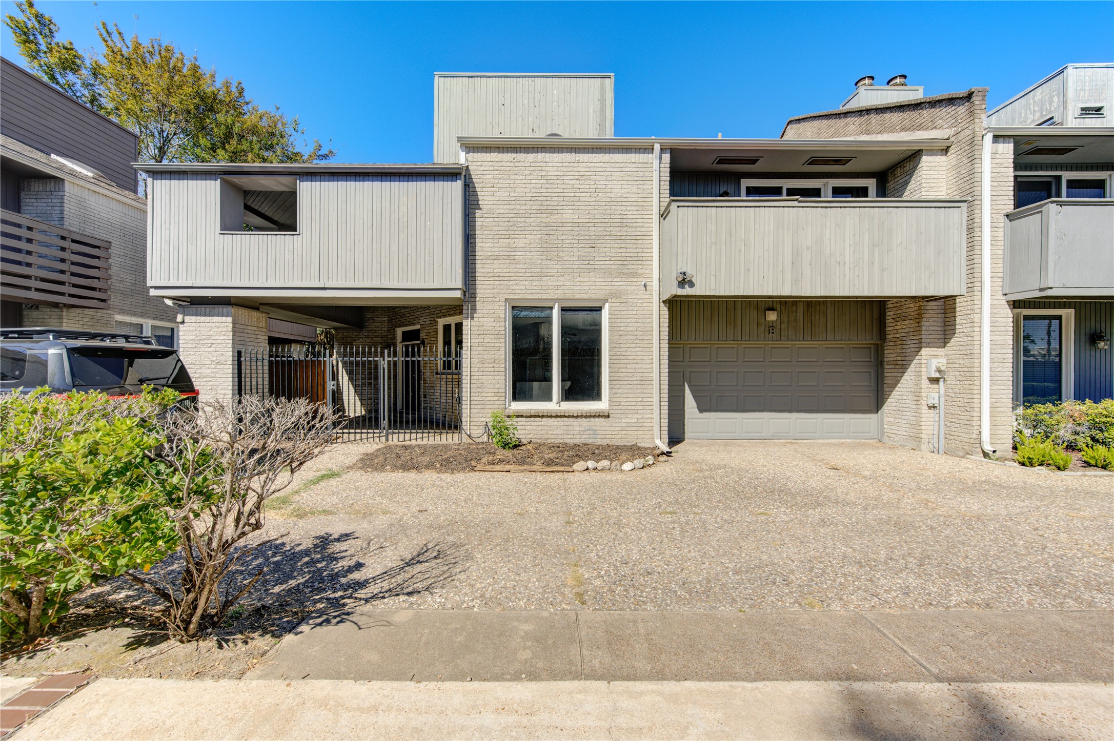  2524 Nantucket Drive B - 物件實景