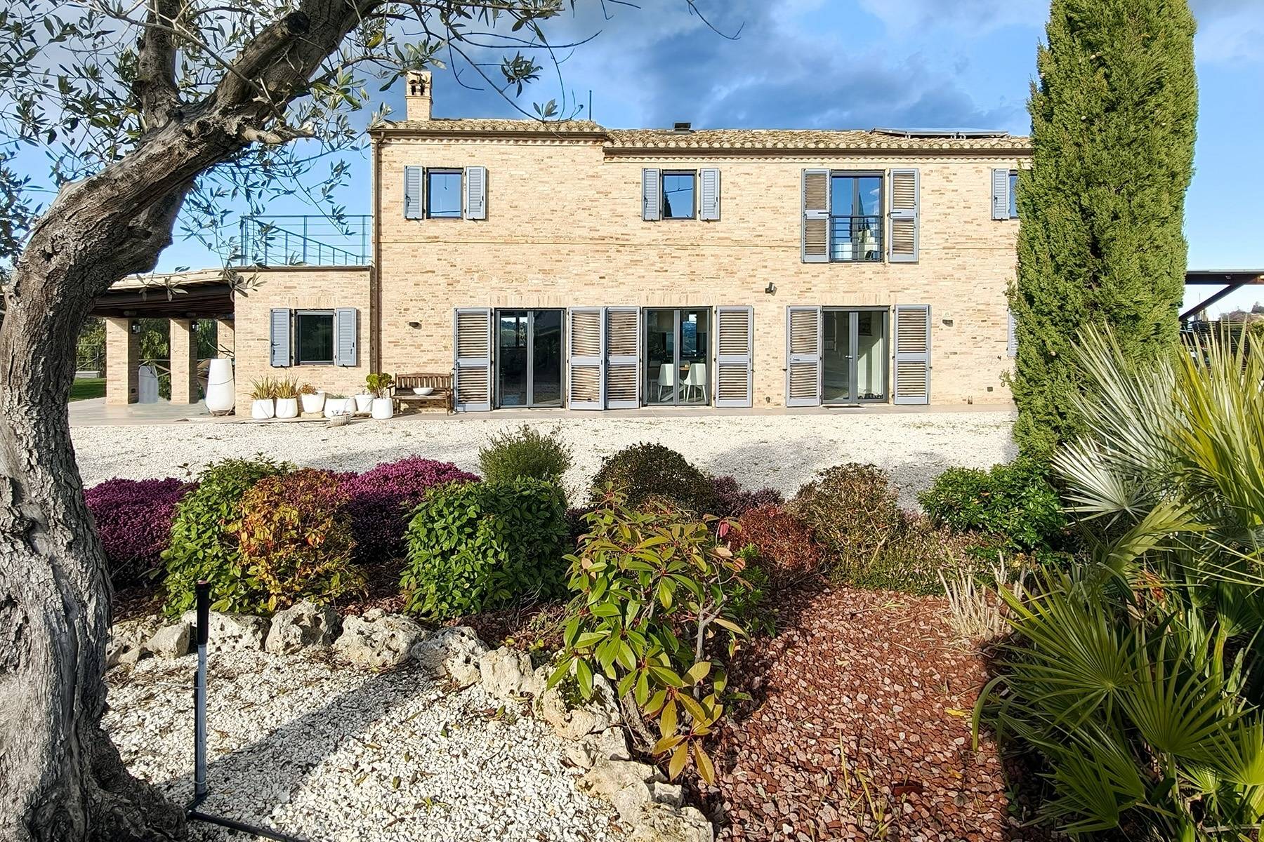  Charming restored farmhouse with contemporary interiors - 物件實景