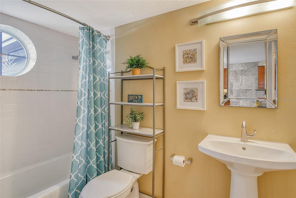 Sarasota, Florida, 34242, United States, 1 Bedroom Bedrooms, ,2 BathroomsBathrooms,Residential,For Sale,1992067