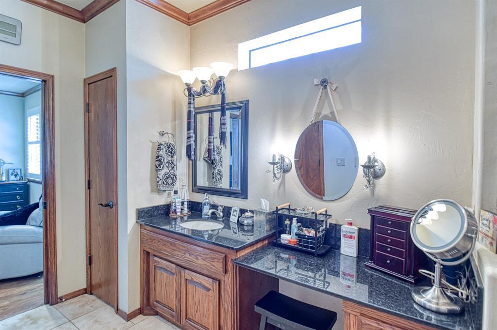 Chickasha, Oklahoma, 73018, United States, 4 Bedrooms Bedrooms, ,5 BathroomsBathrooms,Residential,For Sale,1921713