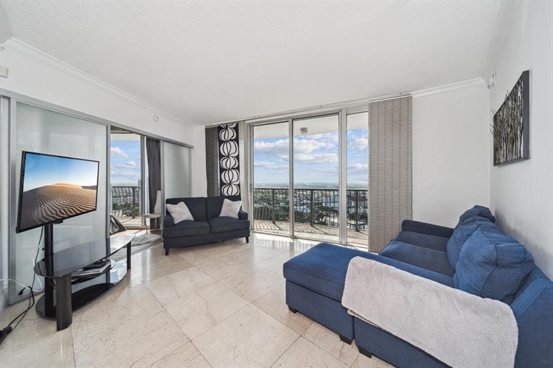 Miami, Florida, 33132, United States, 2 Bedrooms Bedrooms, ,2 BathroomsBathrooms,Residential,For Sale,1793358