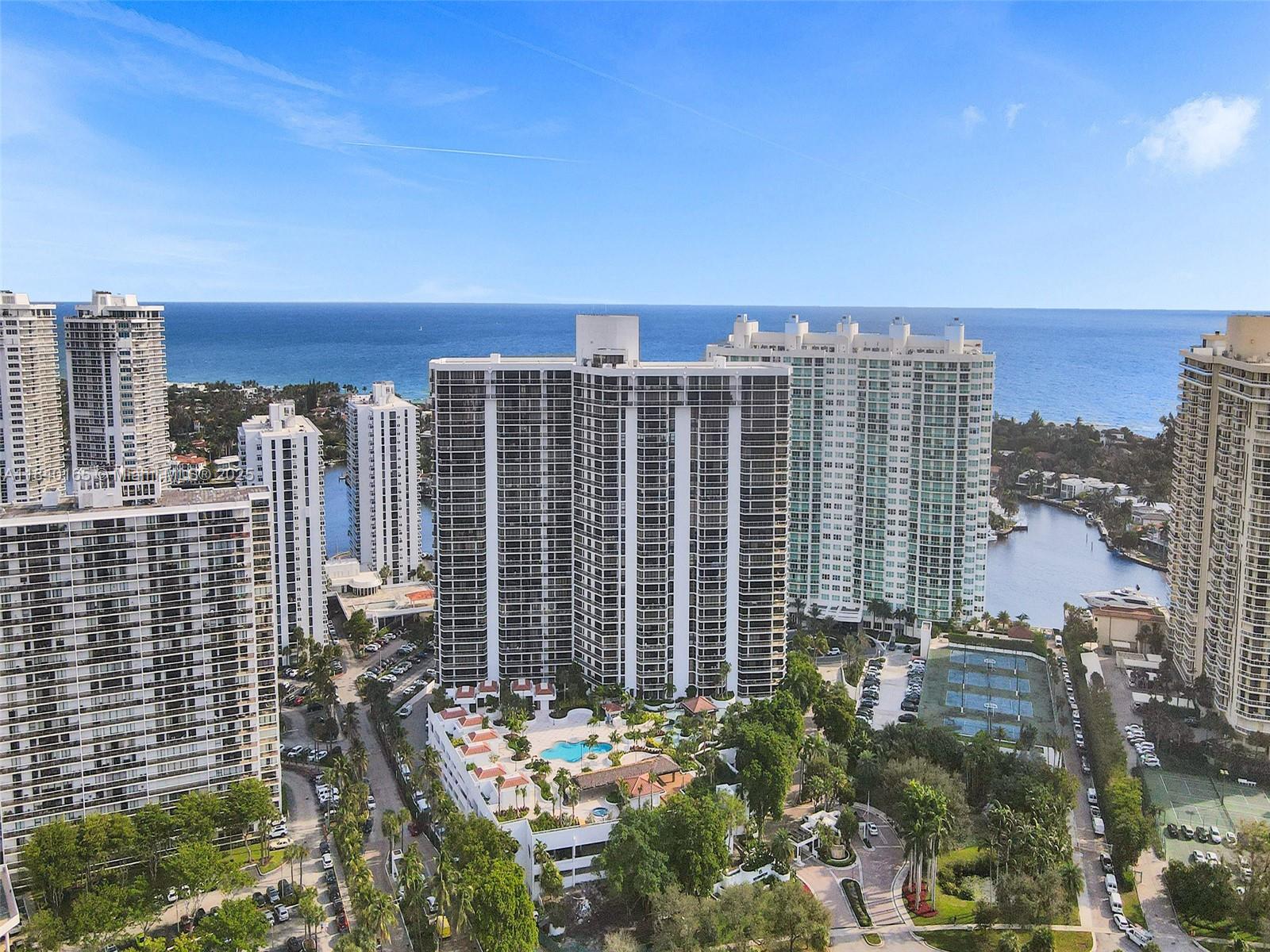 Aventura, Florida, 33180, United States, 2 Bedrooms Bedrooms, ,2 BathroomsBathrooms,Residential,For Sale,1897536